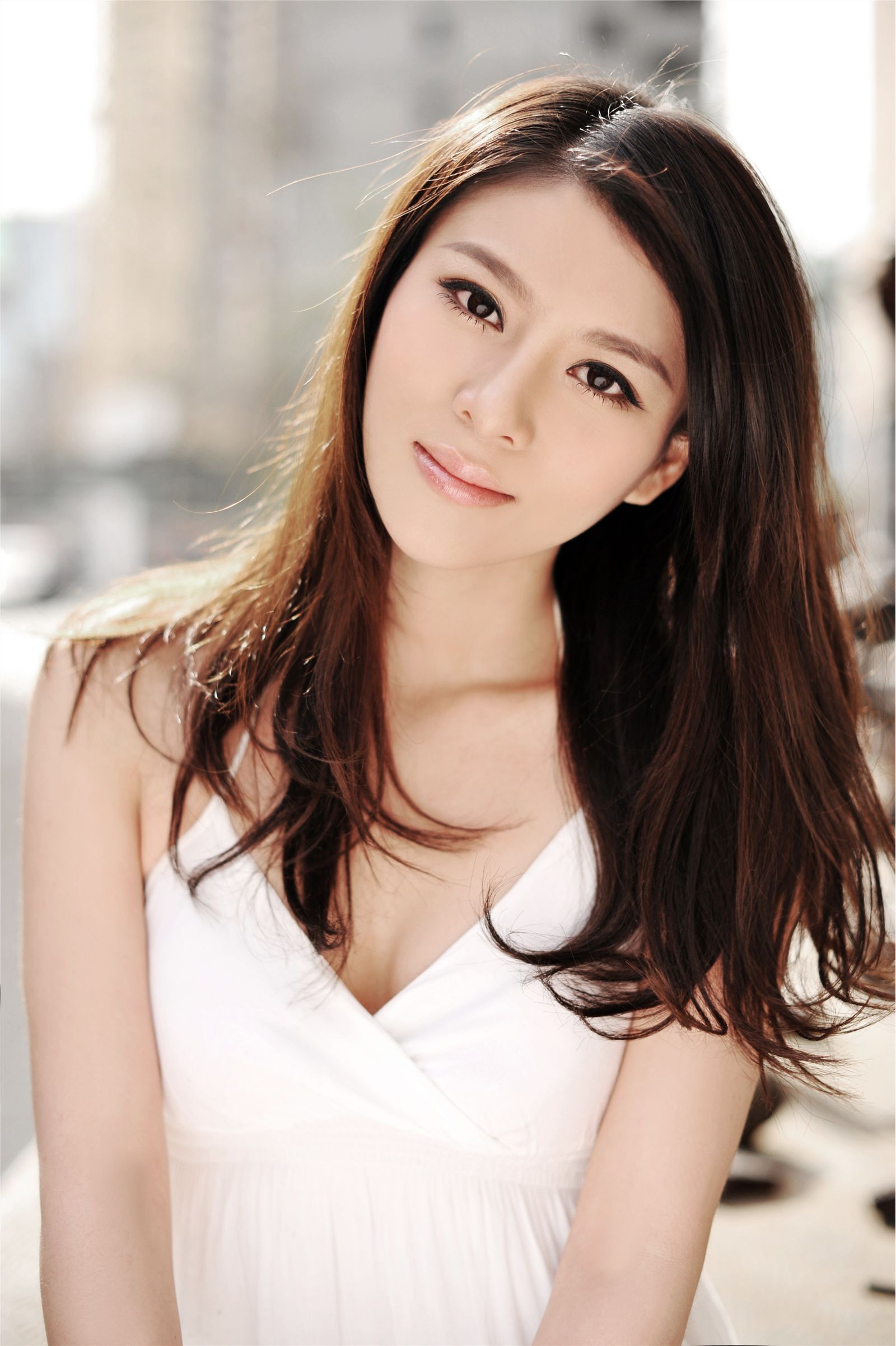 高清美女　张嫣苏青　红与白超高清大图