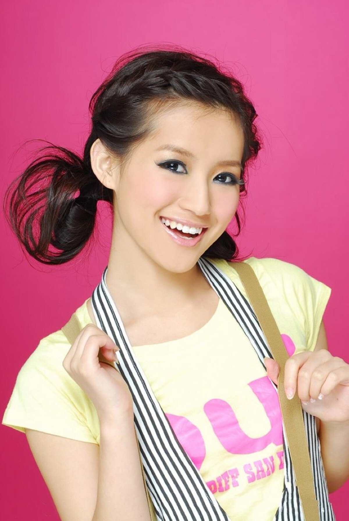 高清美女　张嫣苏青　红与白超高清大图