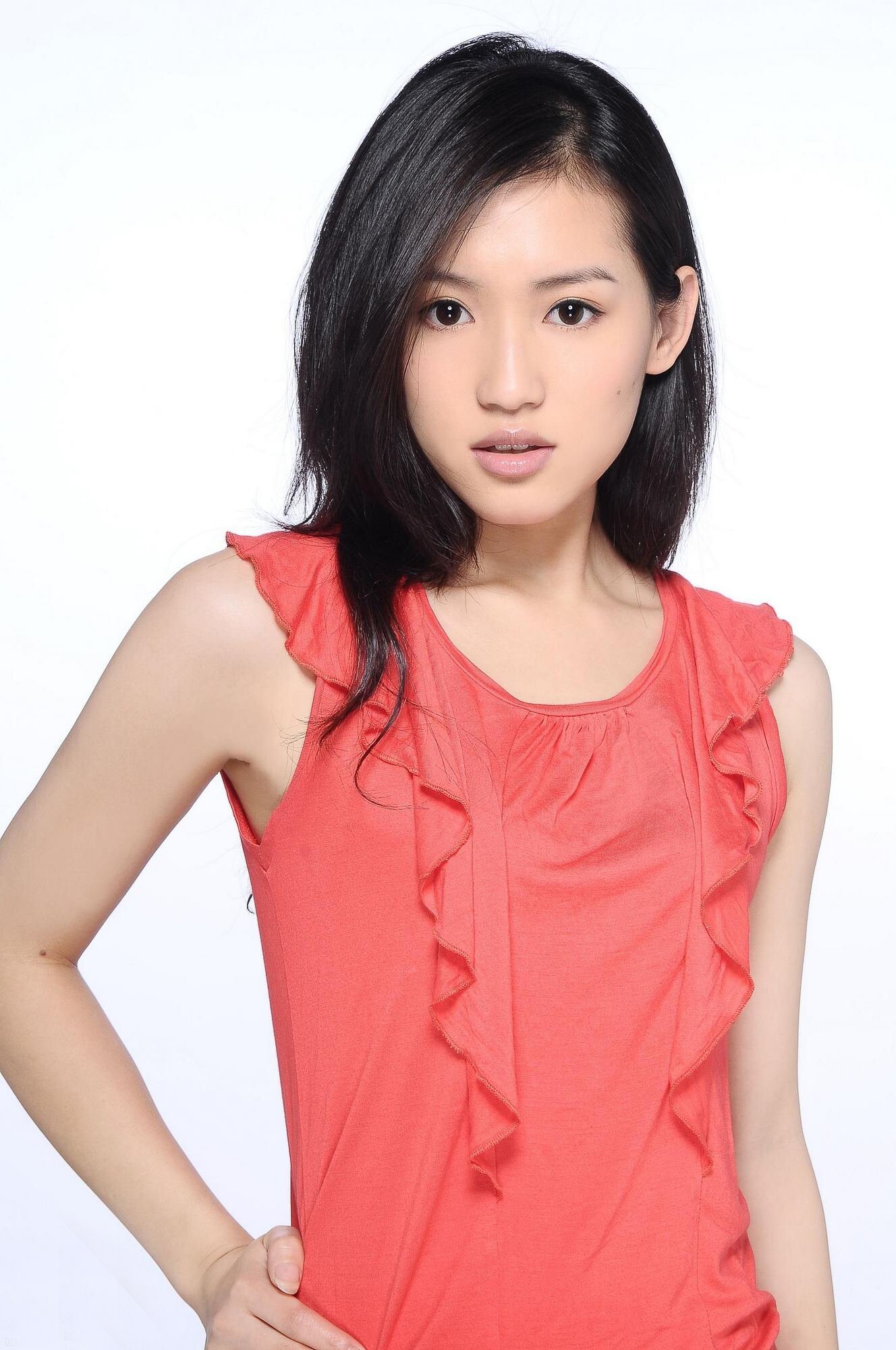 高清美女　张嫣苏青　红与白超高清大图