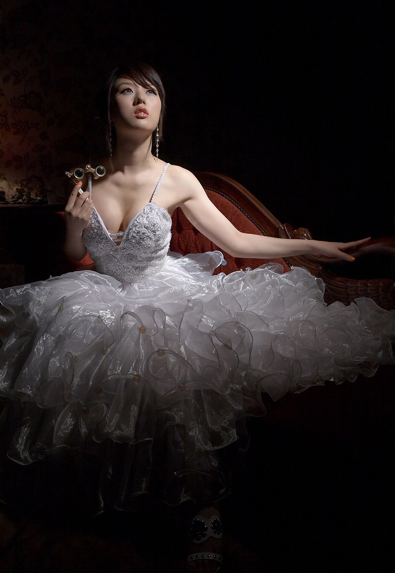 韩国性感美女车模韩美姬