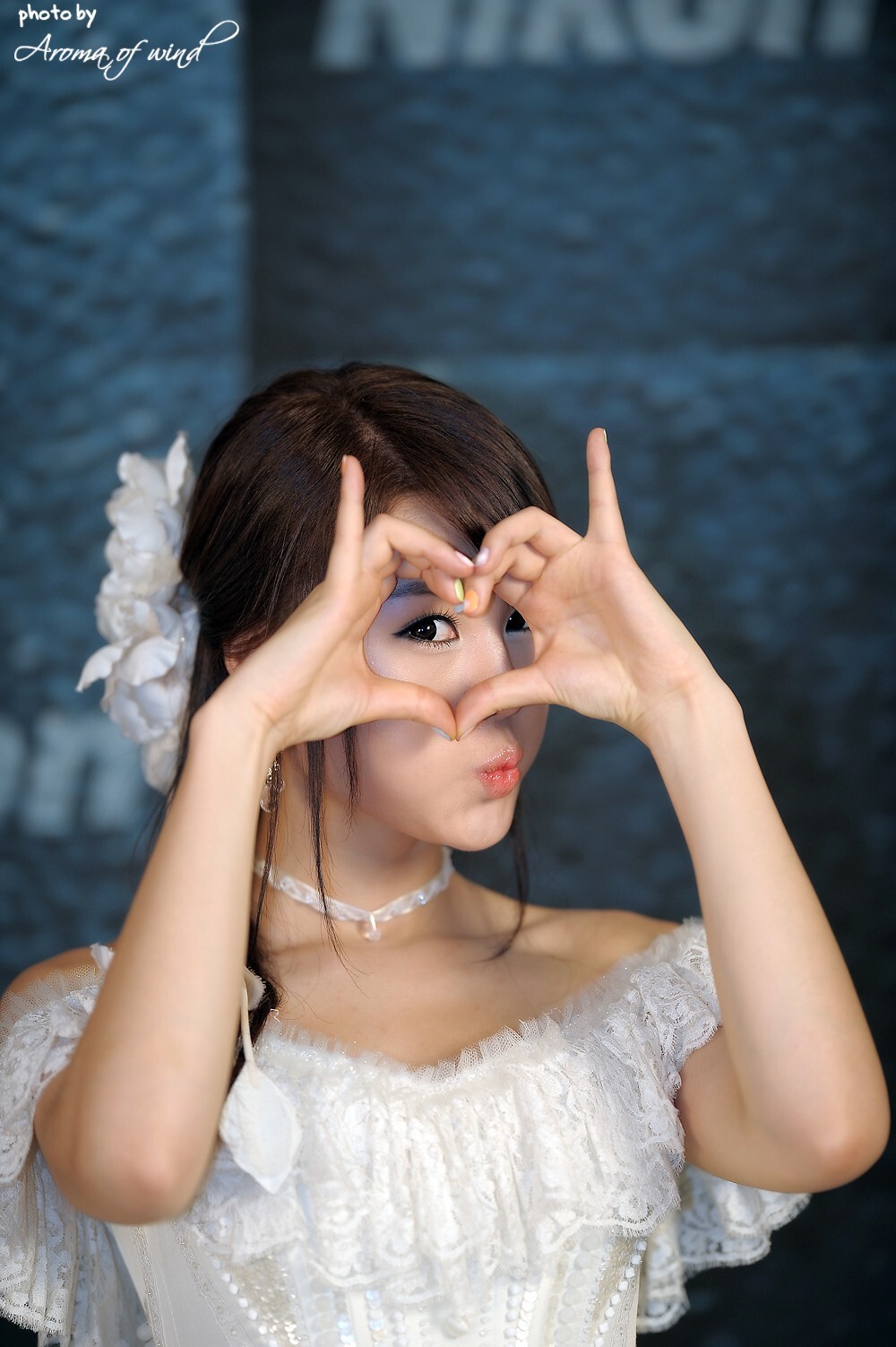 韩国性感美女车模韩美姬