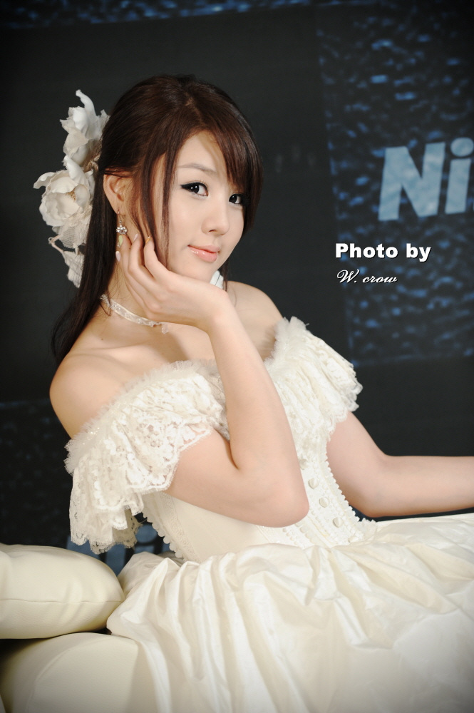 韩国性感美女车模韩美姬