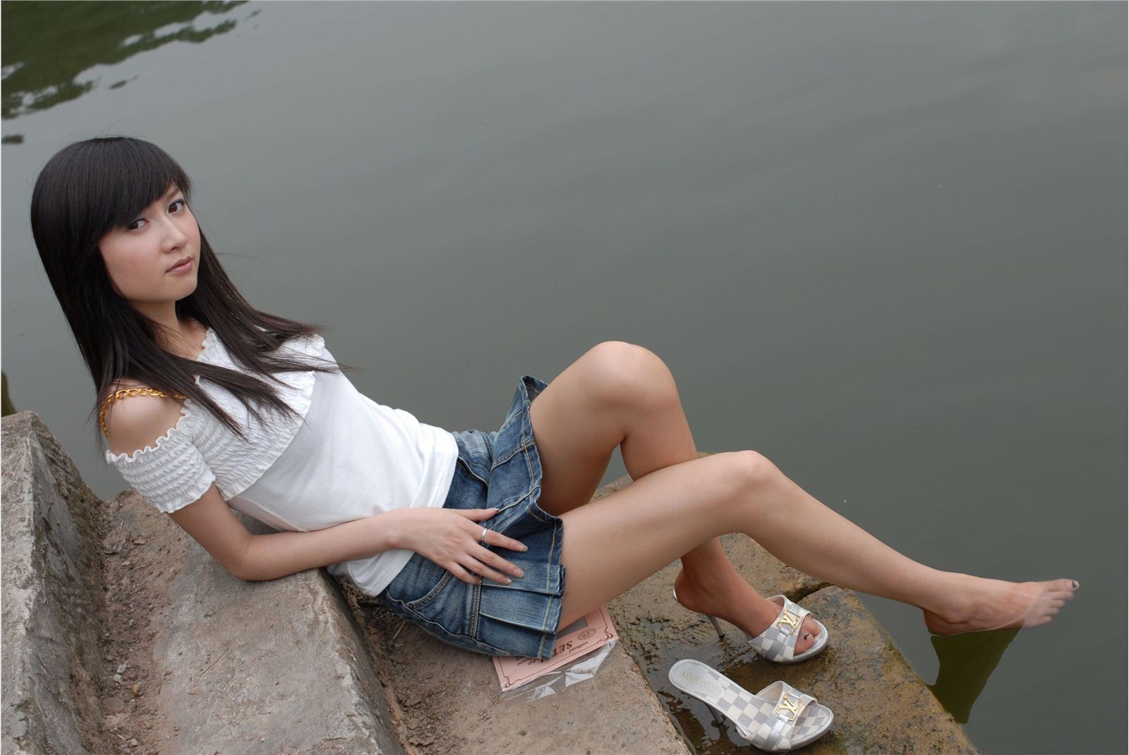 湖边的少女 素颜写真相片