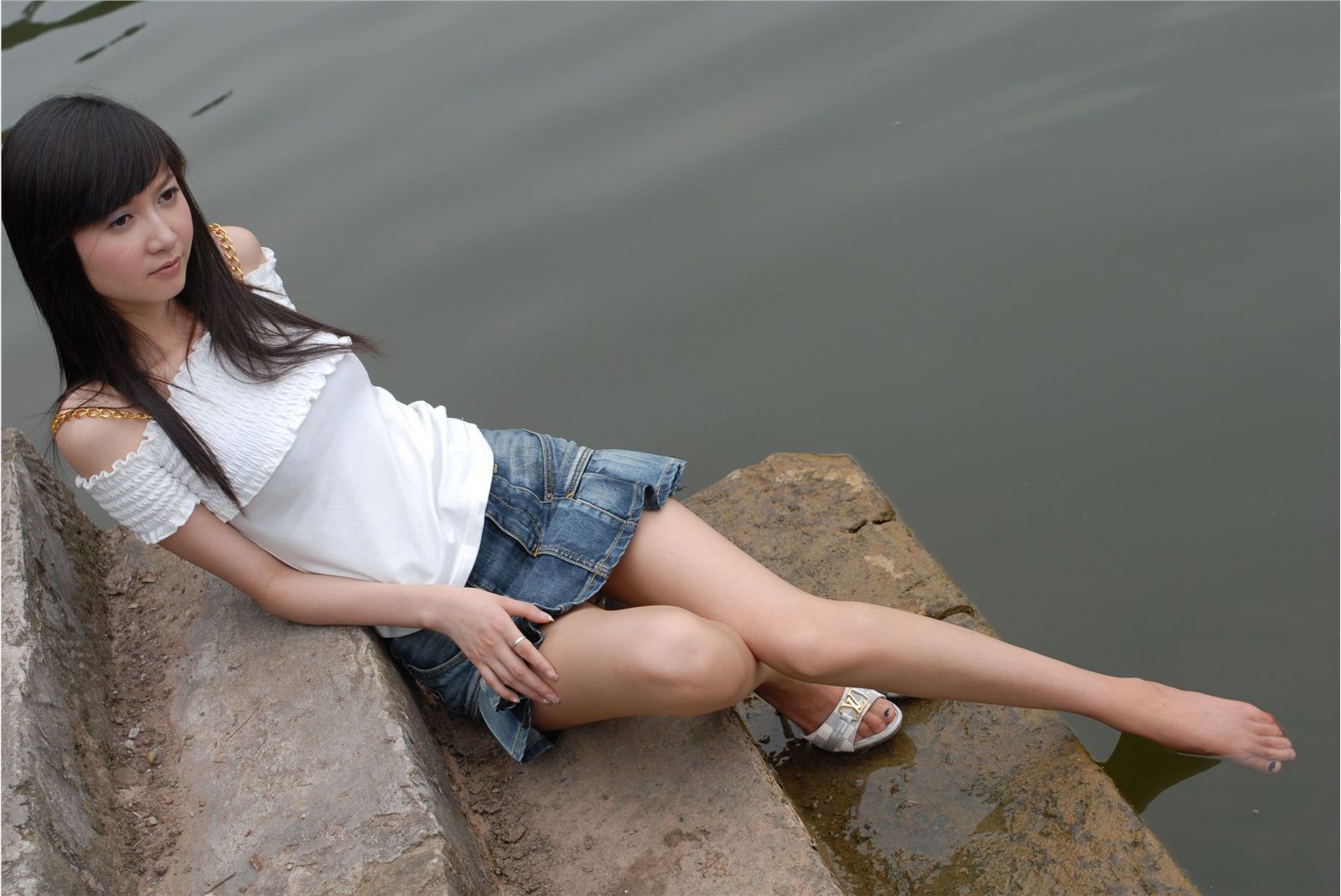 湖边的少女 素颜写真相片