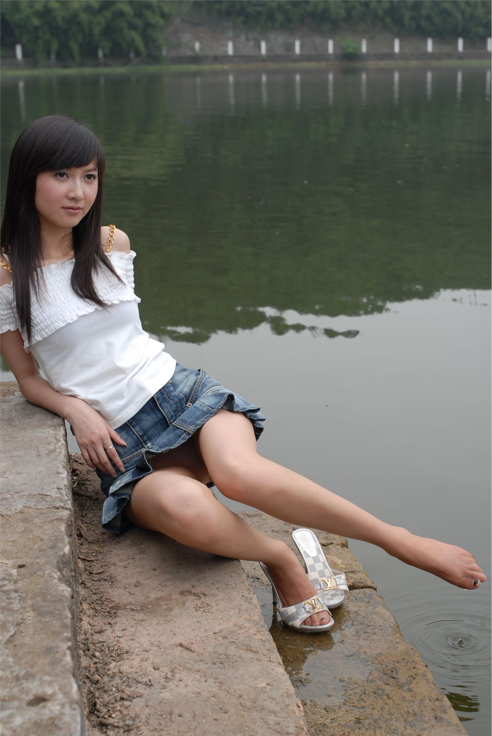 湖边的少女 素颜写真相片