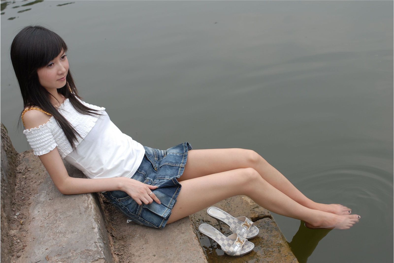 湖边的少女 素颜写真相片