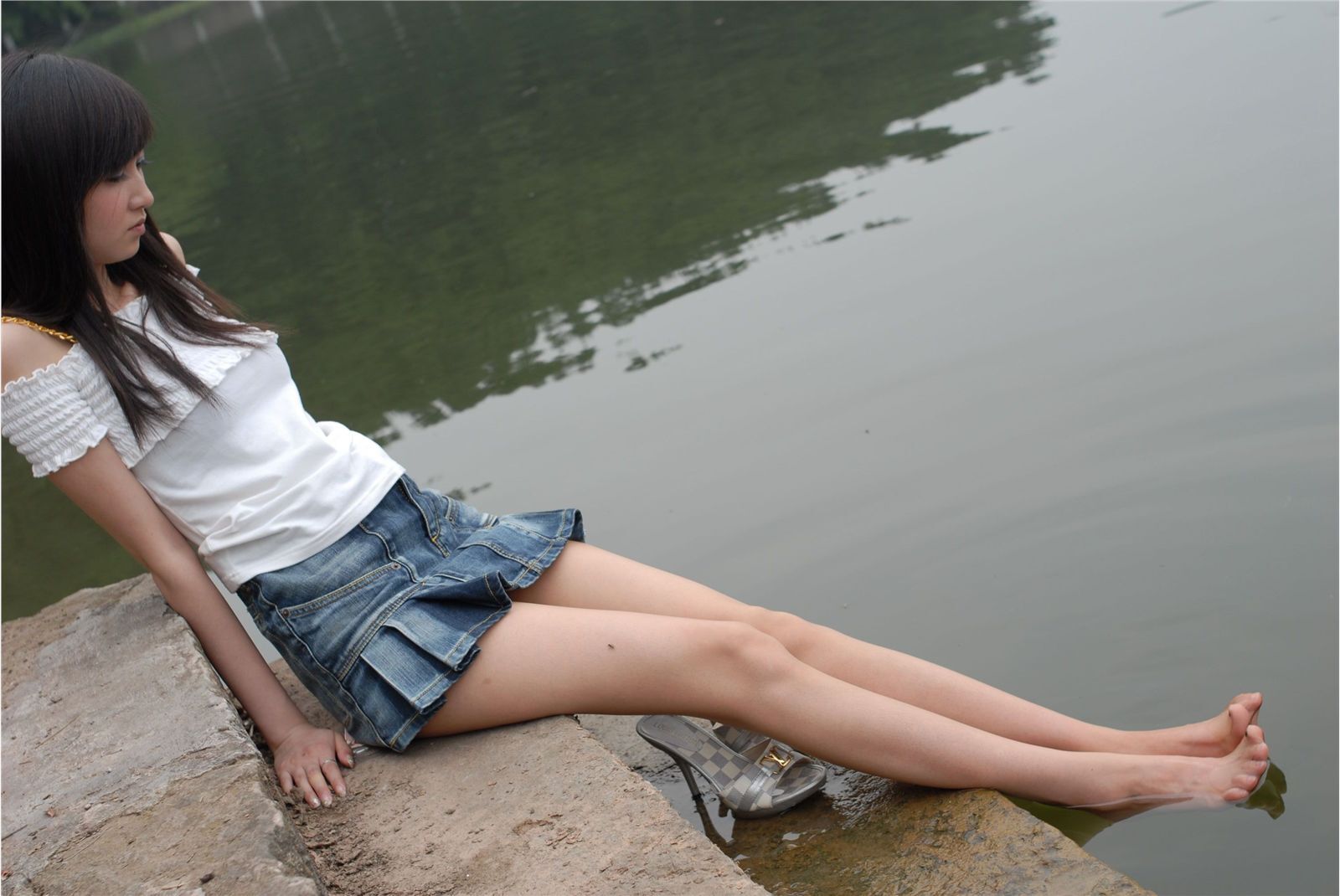 湖边的少女 素颜写真相片