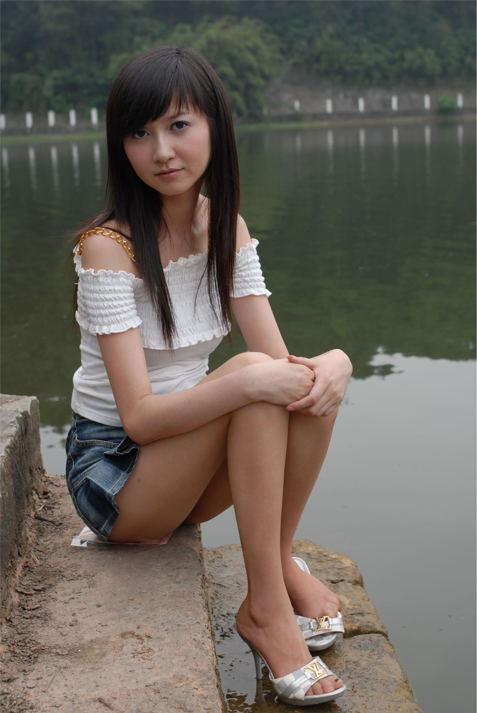 湖边的少女 素颜写真相片