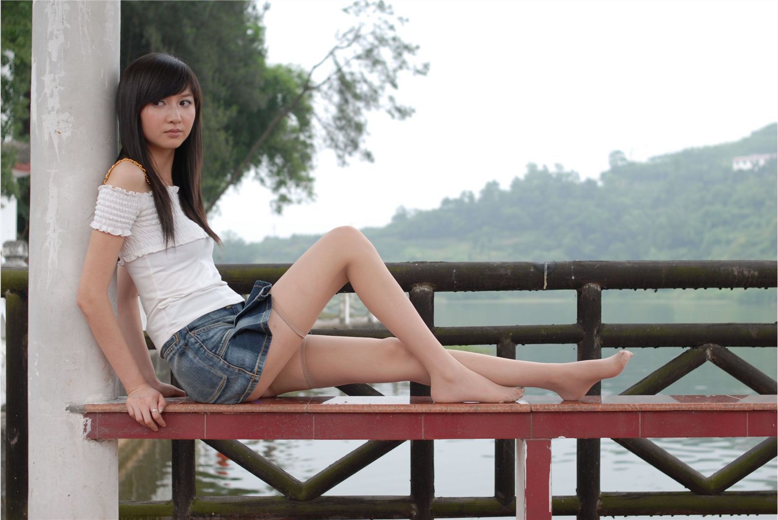 湖边的少女 素颜写真相片