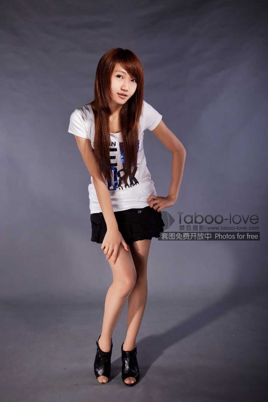 活力可爱美腿mm 国产美少女组图