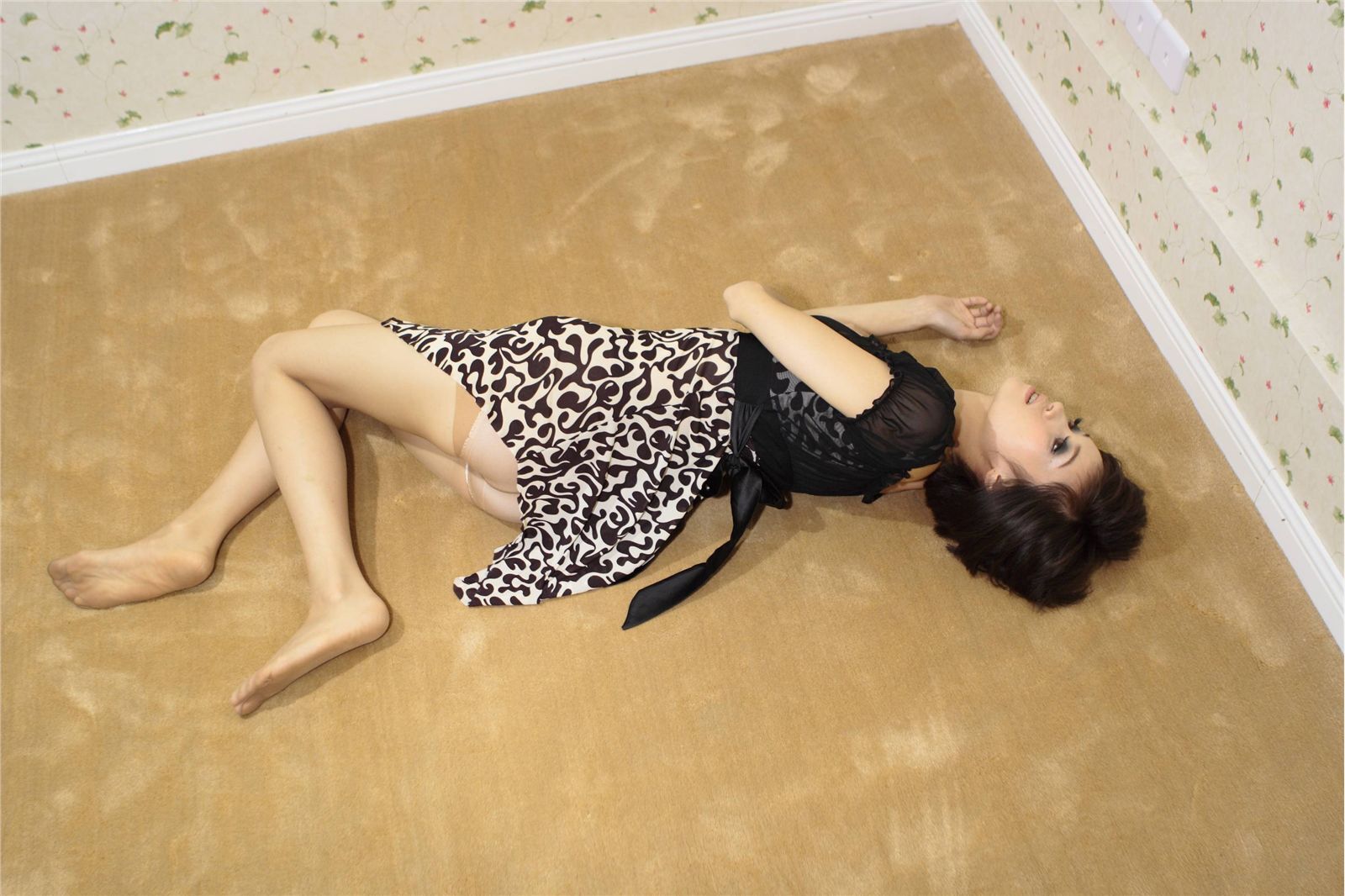 林影丝袜 黑丝兔女郎 (无水印大图)