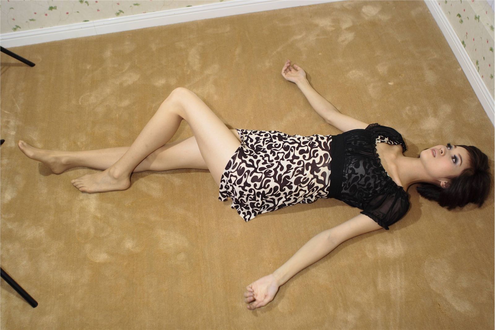 林影丝袜 黑丝兔女郎 (无水印大图)