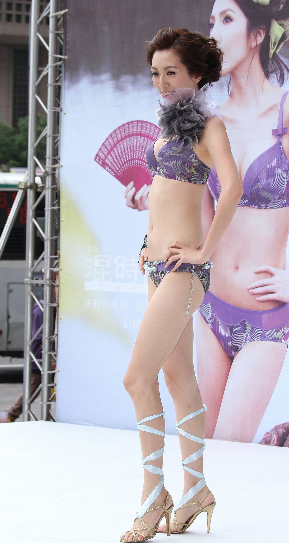 台北新光站前內衣秀 模特套图打包