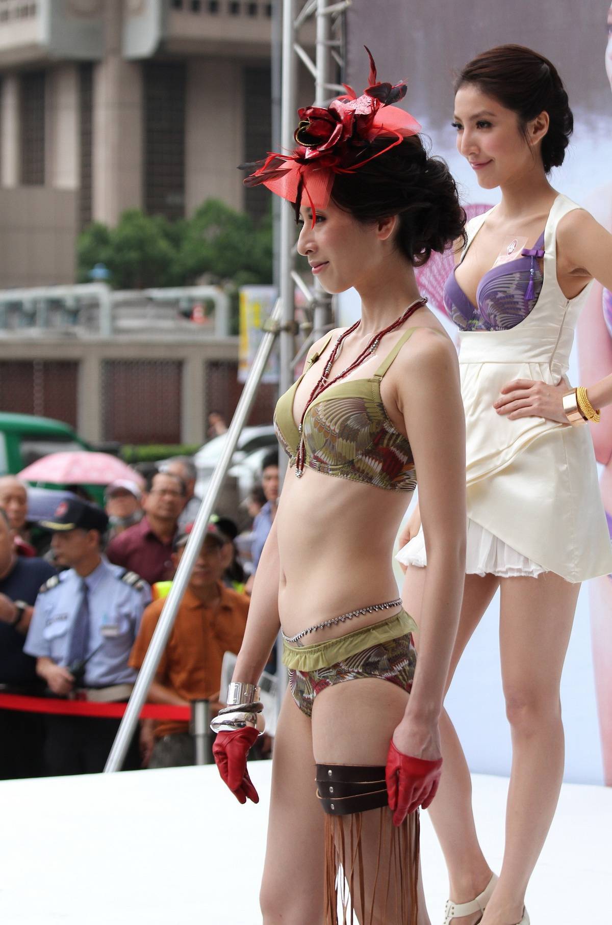 台北新光站前內衣秀 模特套图打包