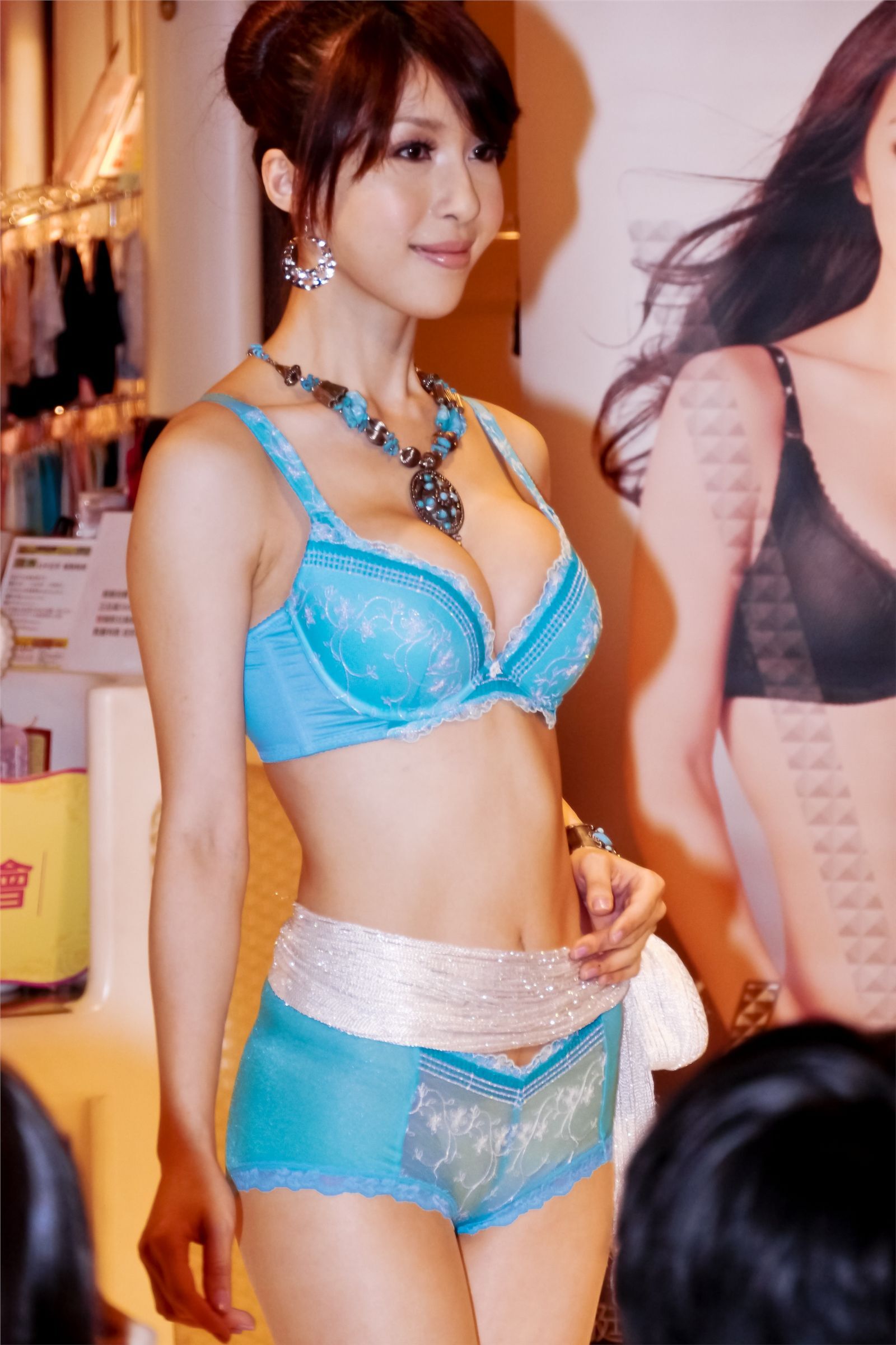 深沟诱惑 时尚狂潮 展场美女