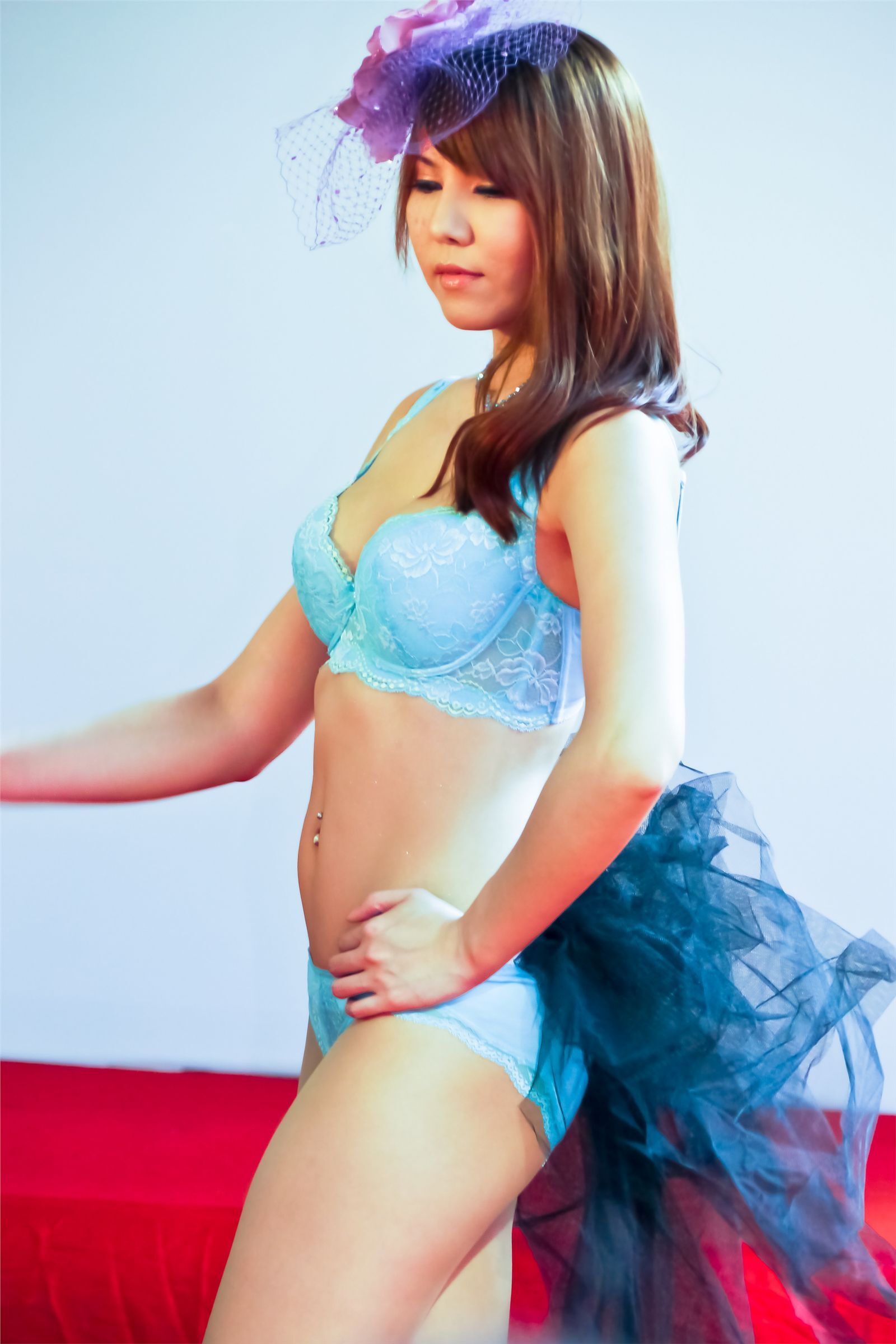 深沟诱惑 时尚狂潮 展场美女