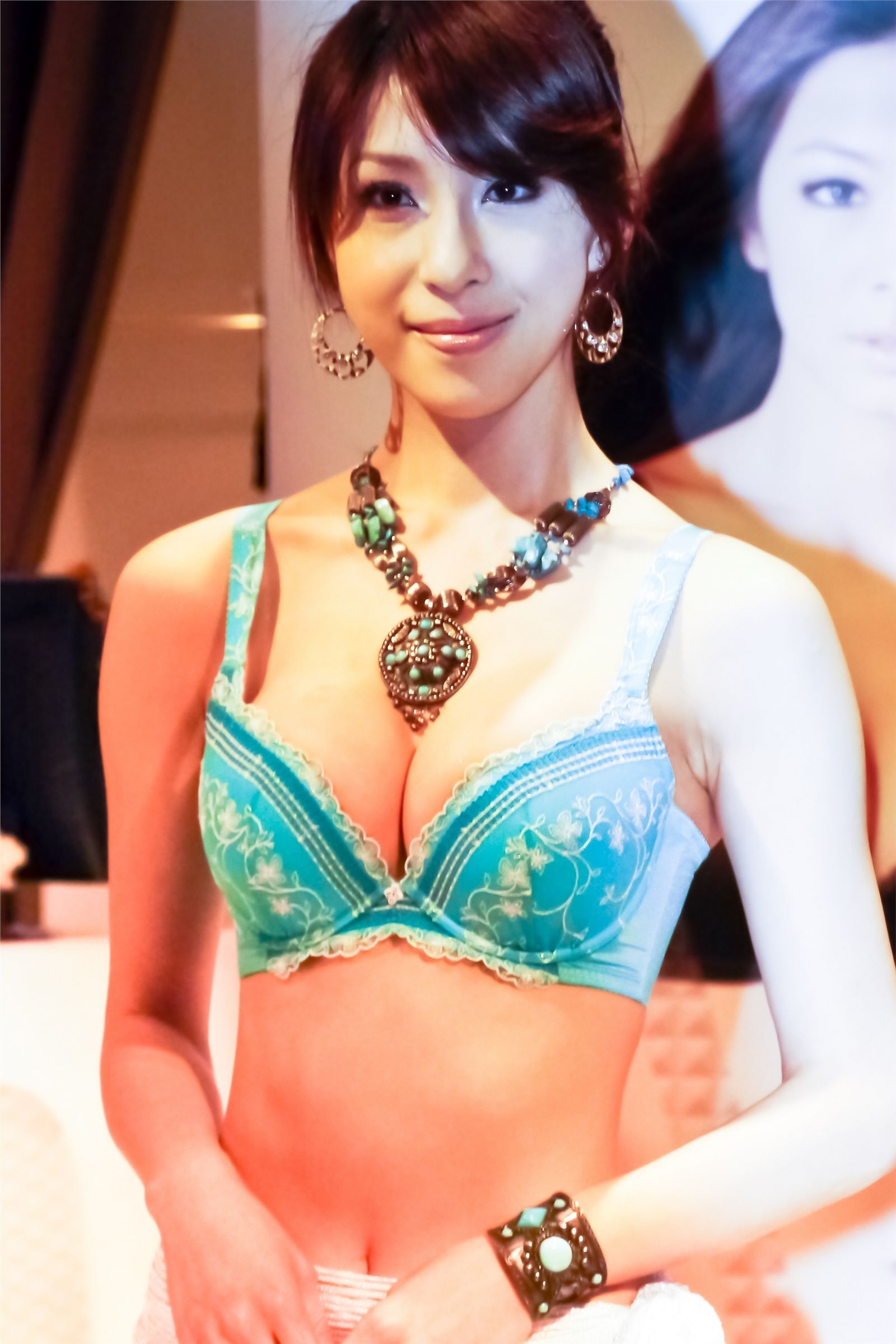 深沟诱惑 时尚狂潮 展场美女