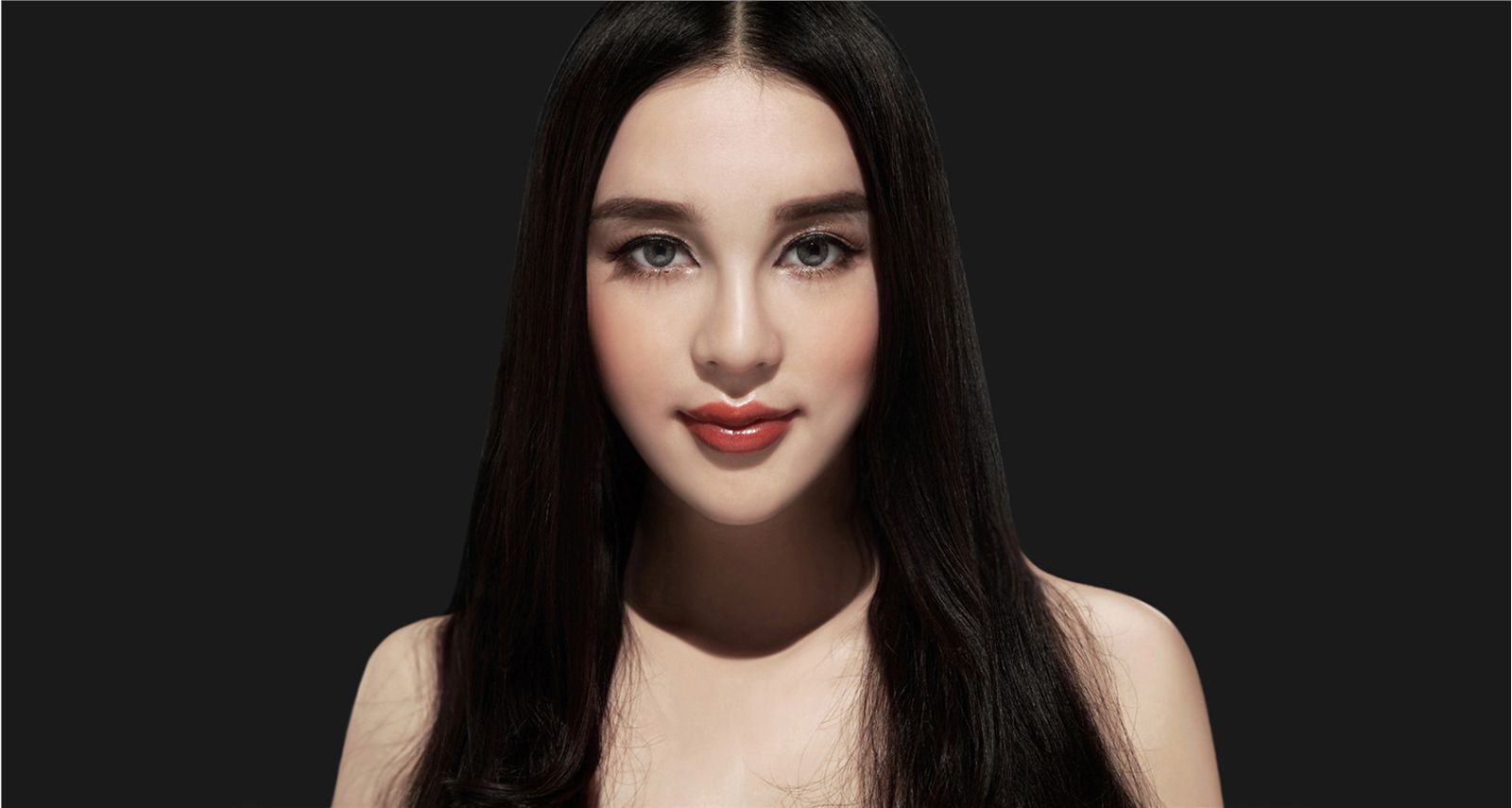 石一伊 网络第一混血美女平面模特