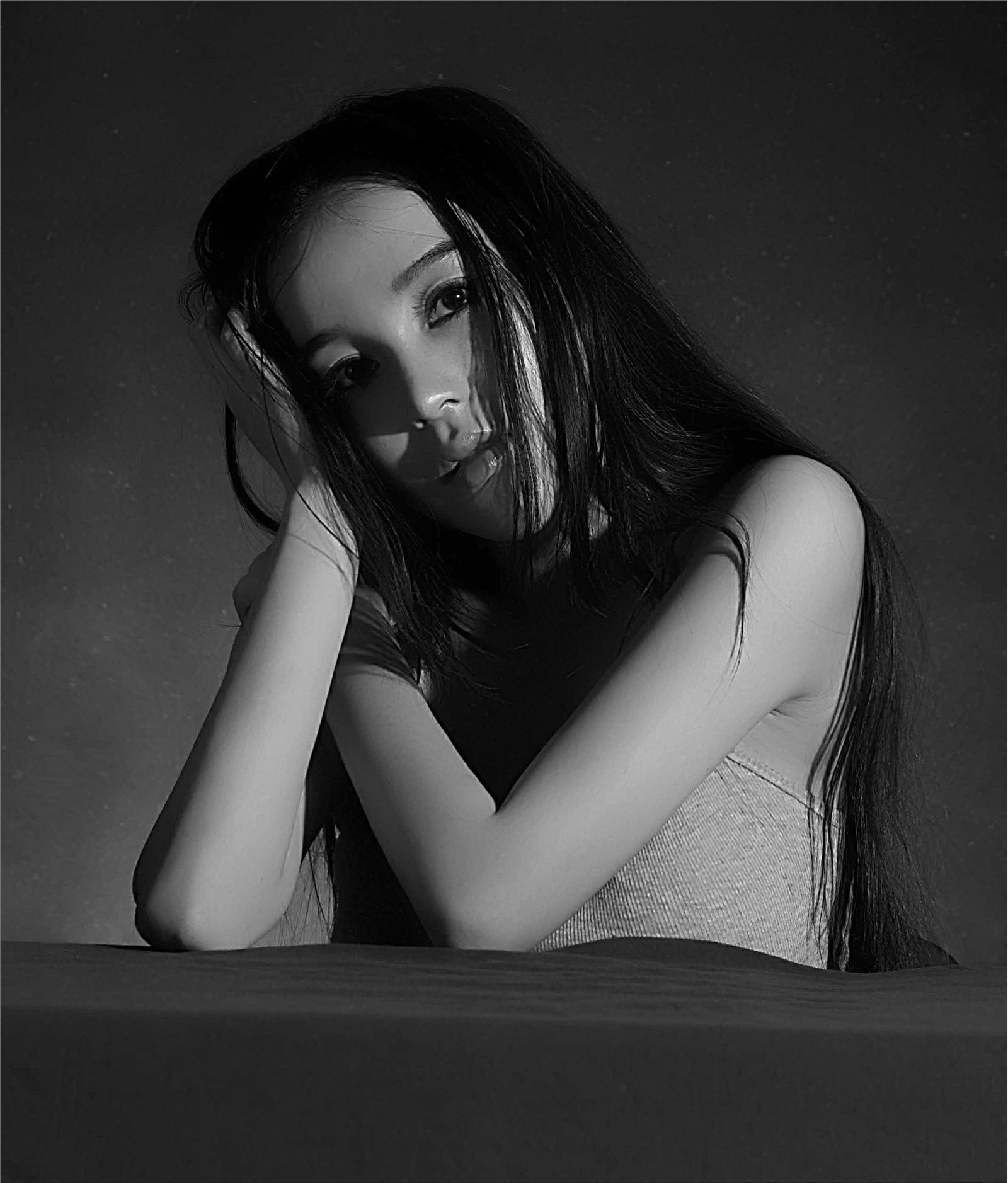 石一伊 网络第一混血美女平面模特