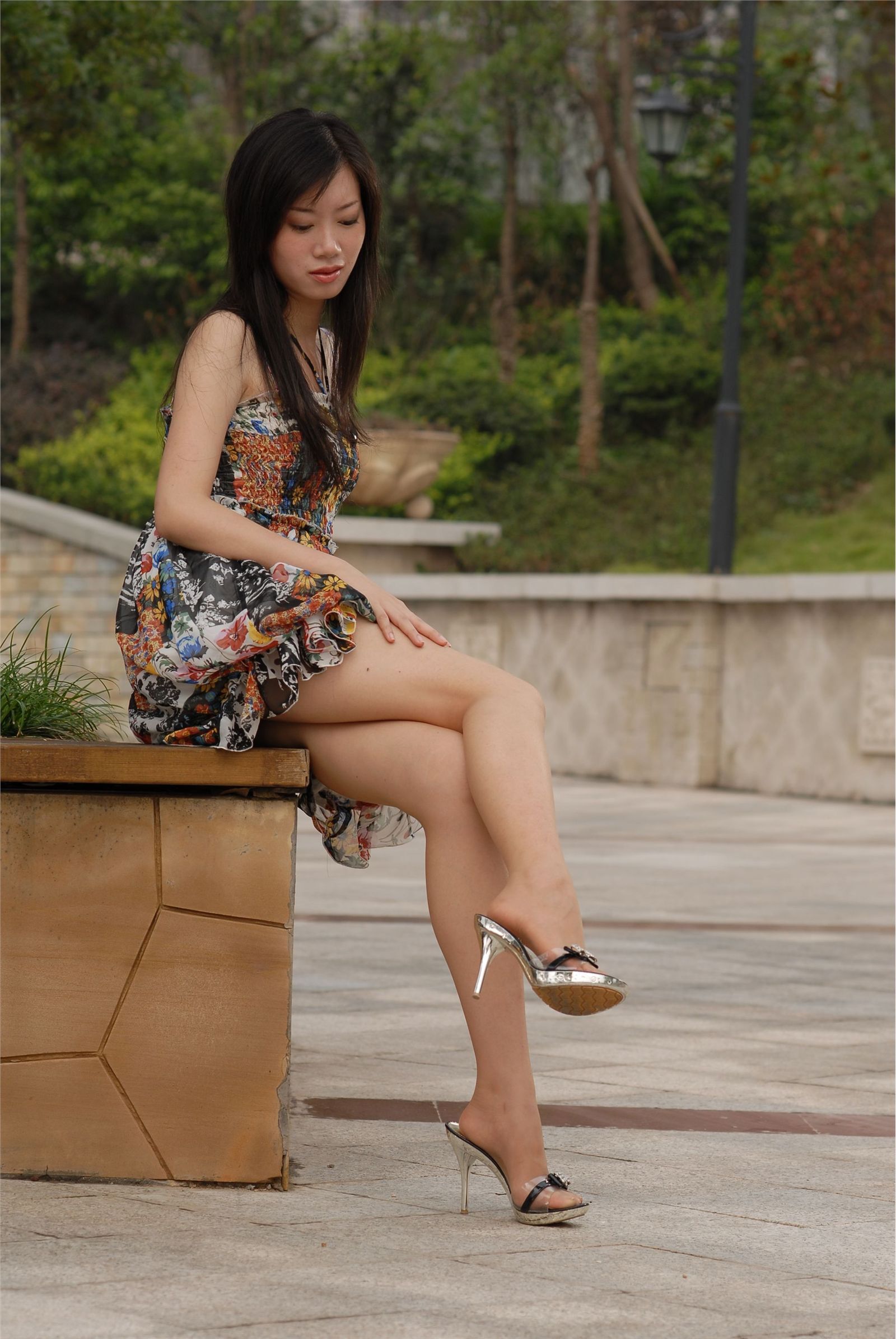 外景蔚蓝丝袜高跟 美腿模特高清