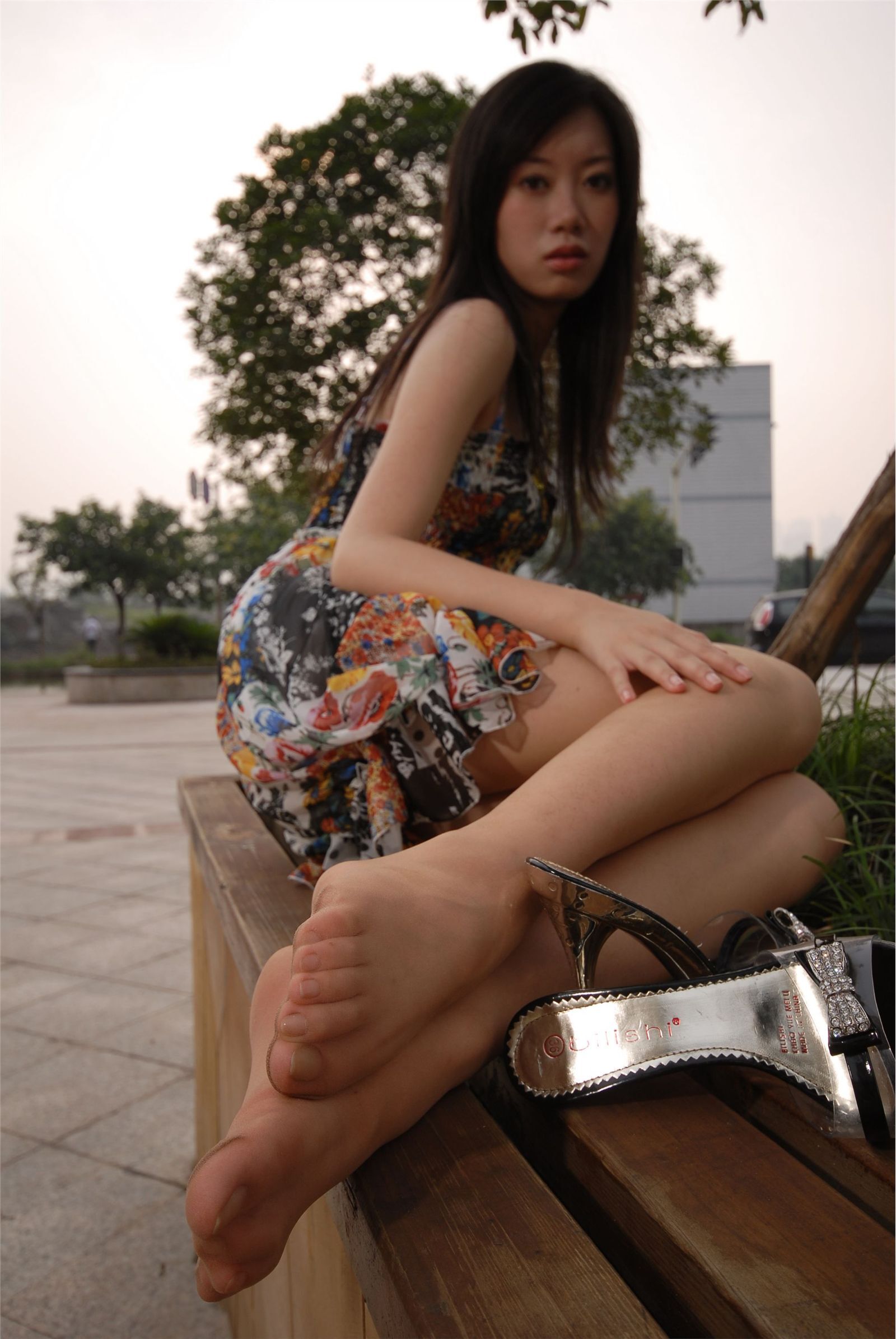 外景蔚蓝丝袜高跟 美腿模特高清