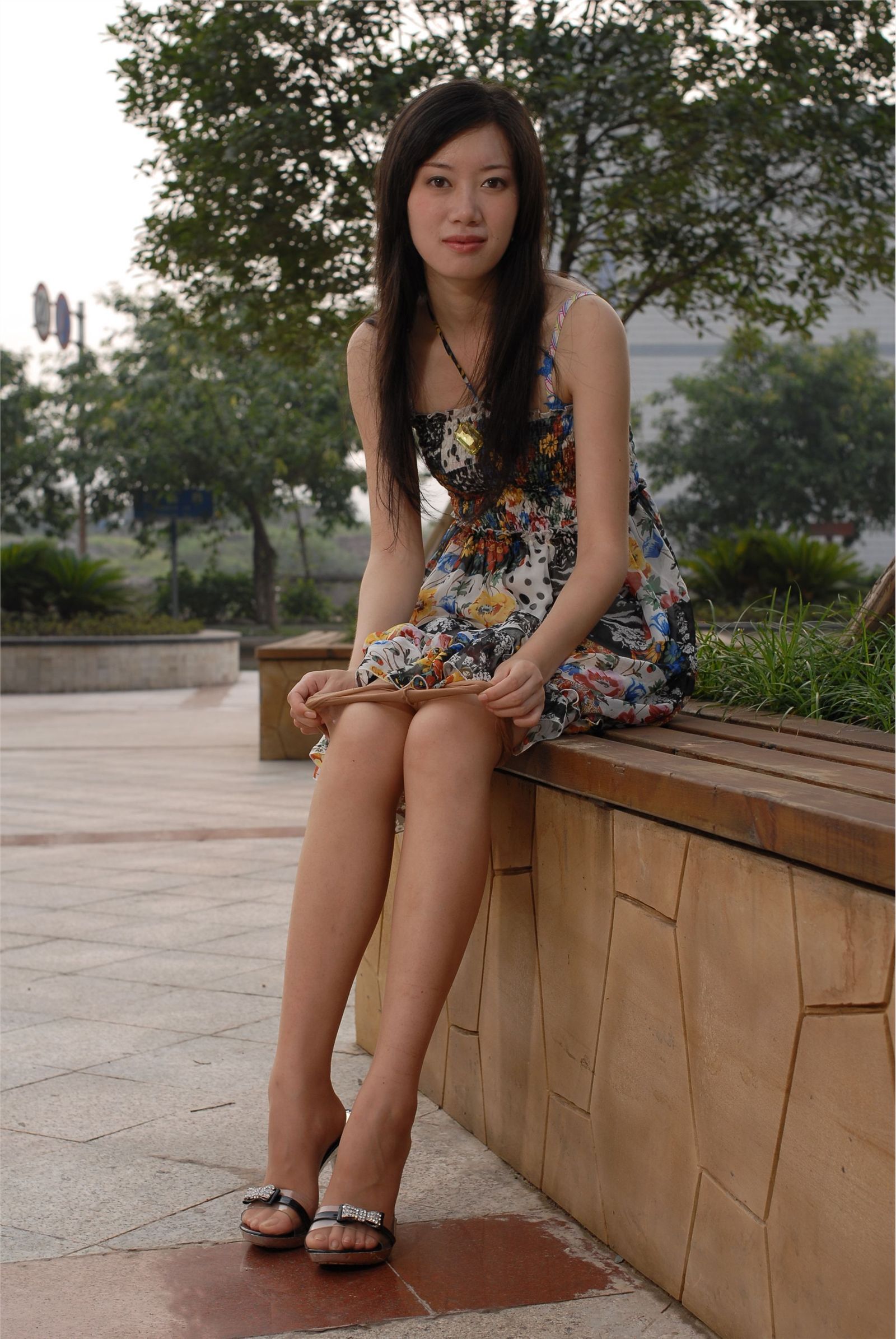 外景蔚蓝丝袜高跟 美腿模特高清