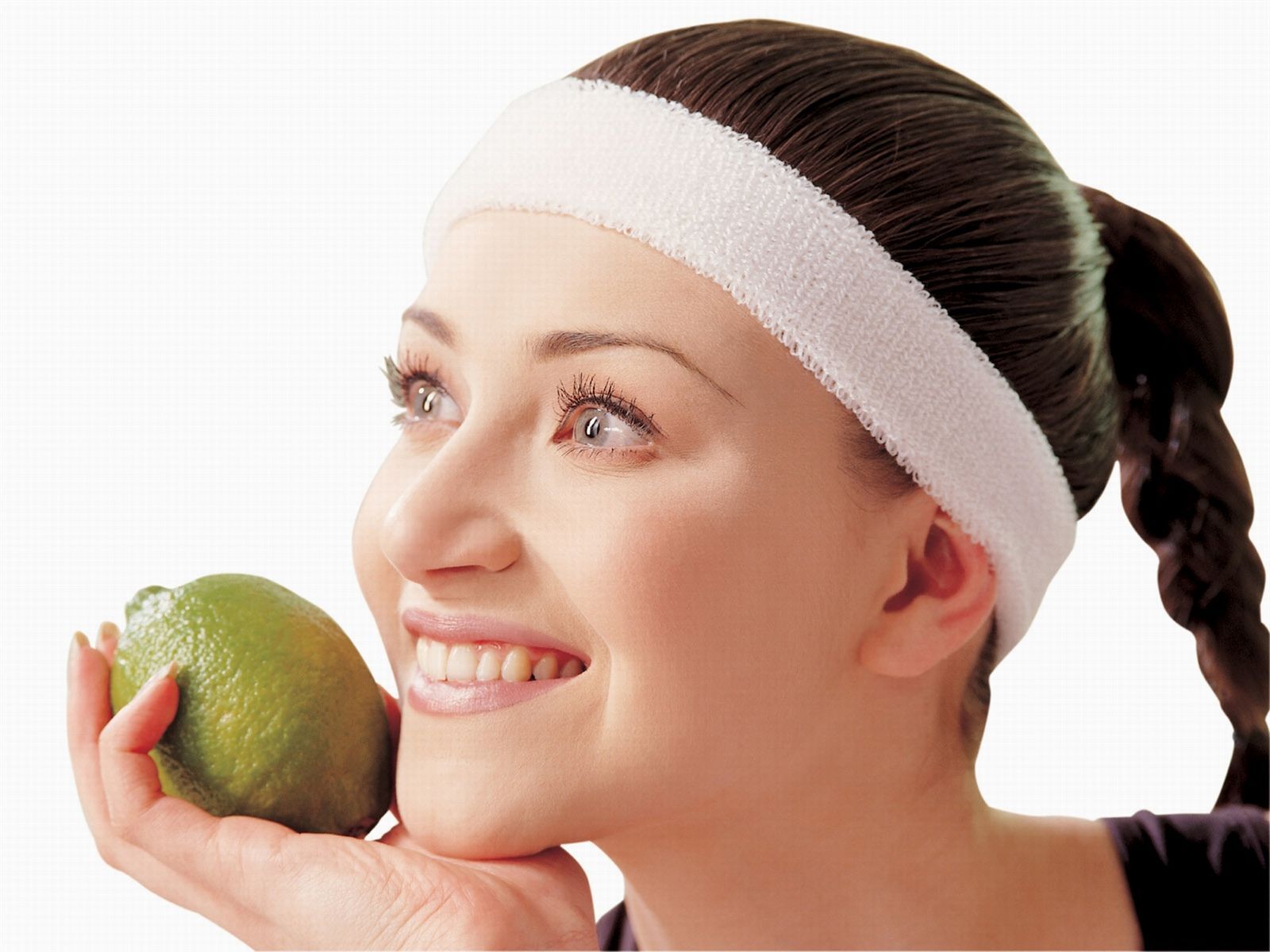 运动健美型美女套图 高清桌面