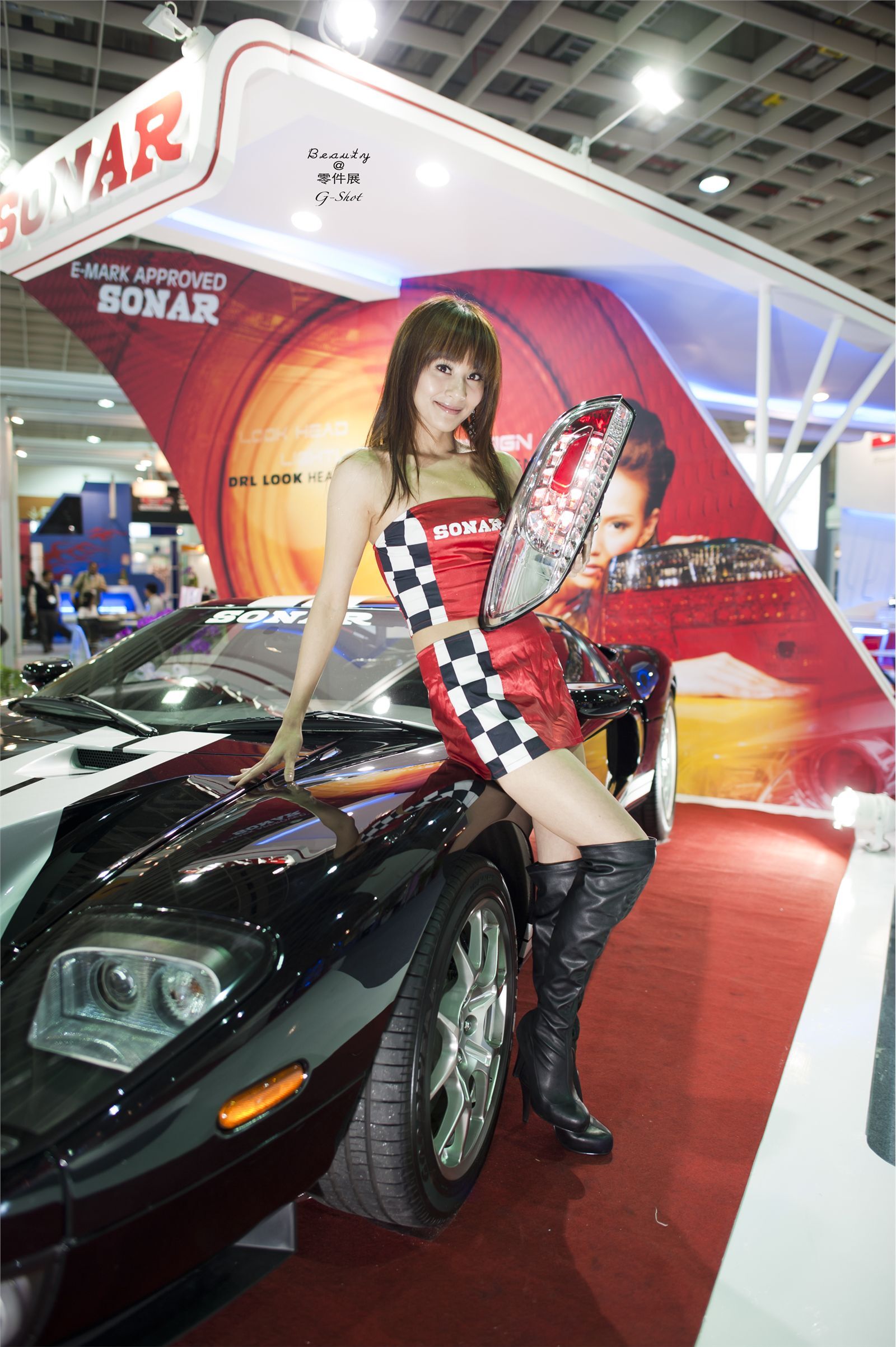 展场美女之我只爱美腿 2011展台系列