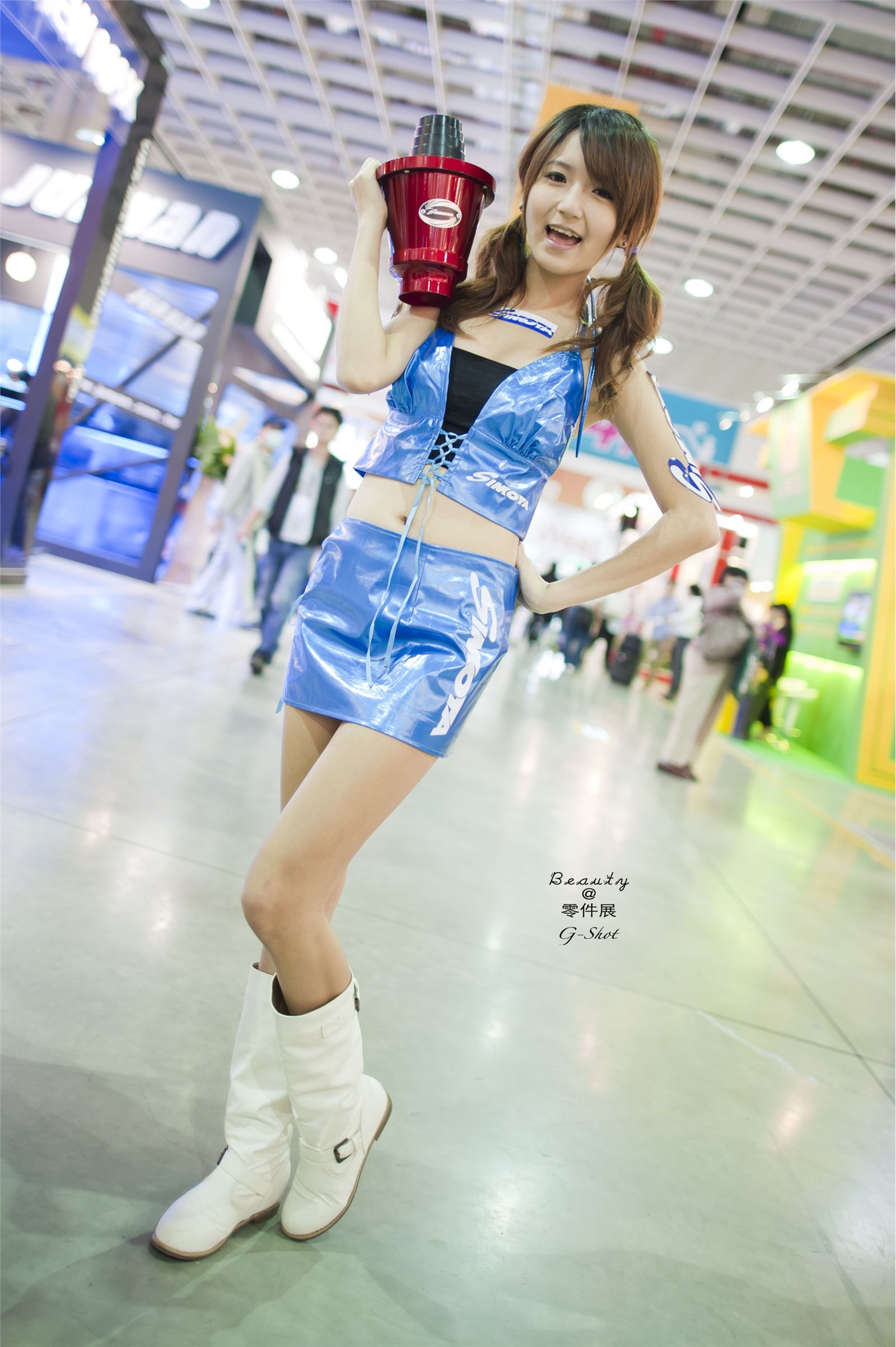 展场美女之我只爱美腿 2011展台系列