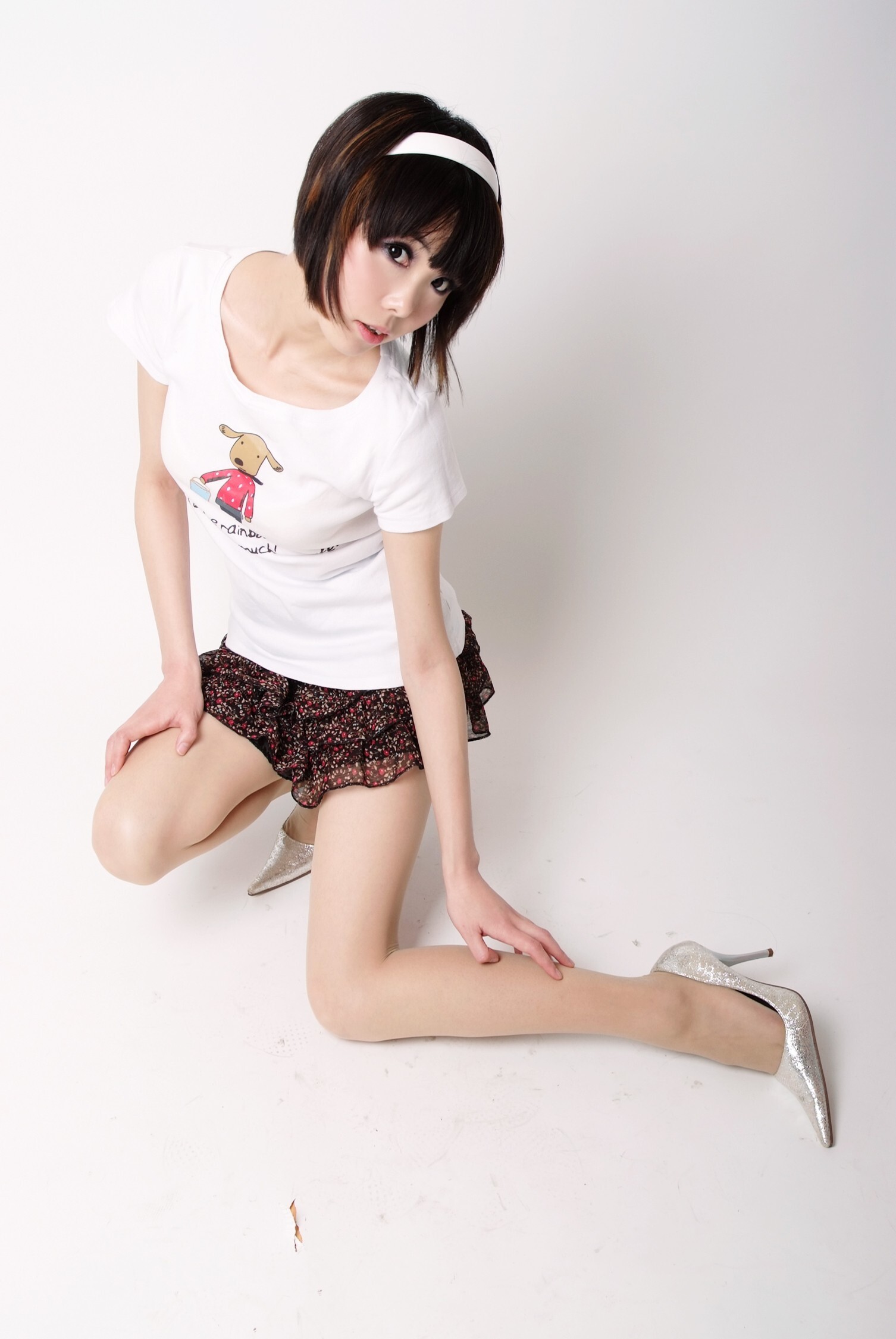 流离酒店女佣 晶晶梦幻旗袍 小雪花白衣女孩 [拍美VIP]