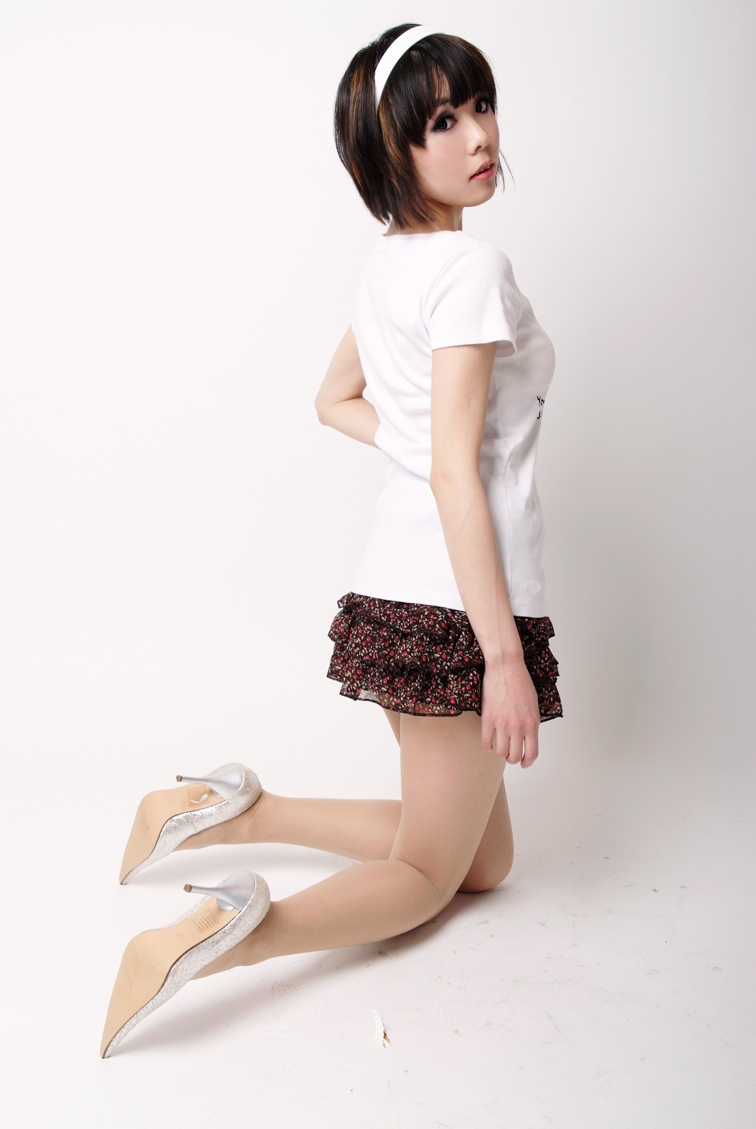 流离酒店女佣 晶晶梦幻旗袍 小雪花白衣女孩 [拍美VIP]