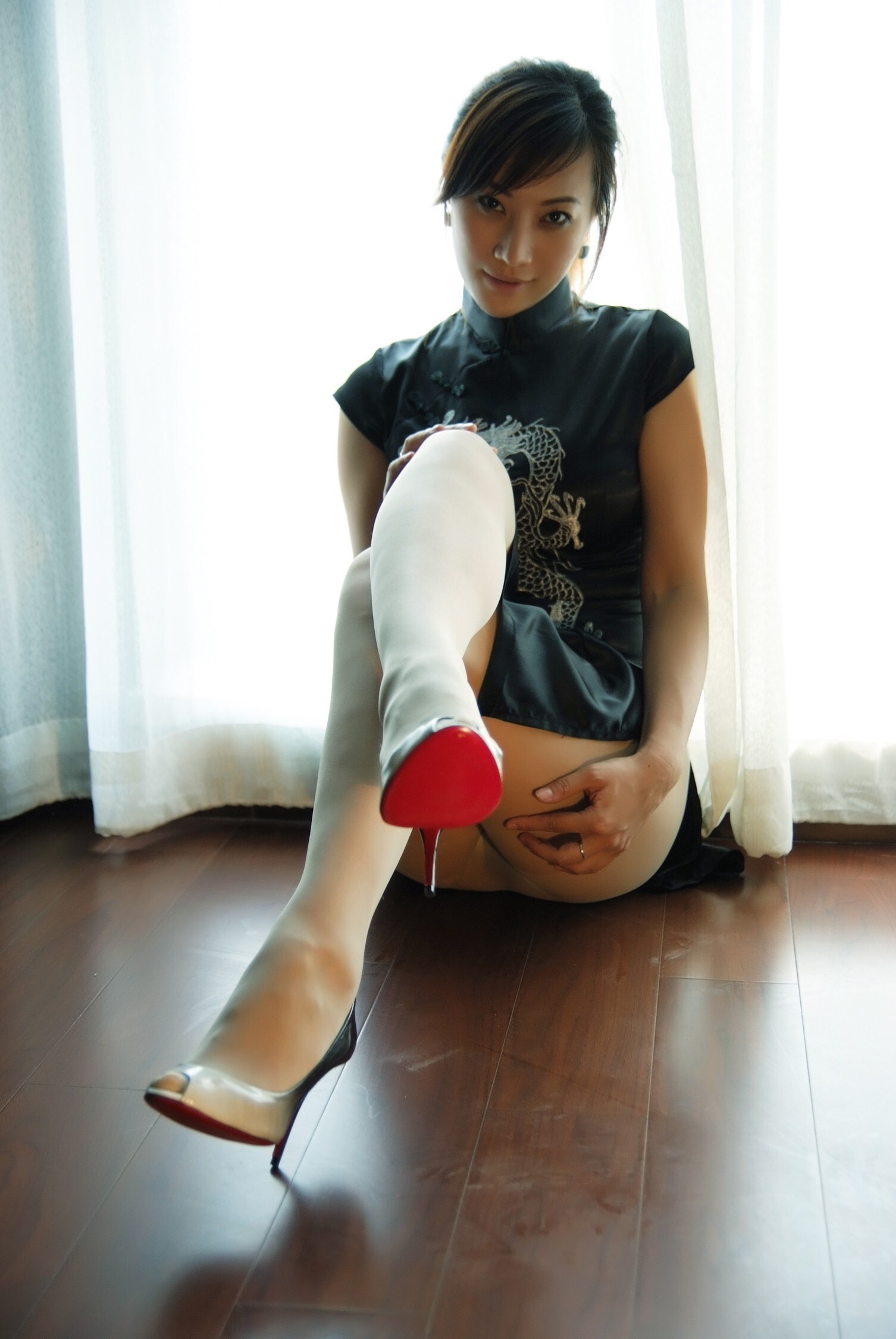 晶晶 梦幻旗袍 小娟 银色比尼[拍美VIP] 超级大胆美女丝袜写真图片