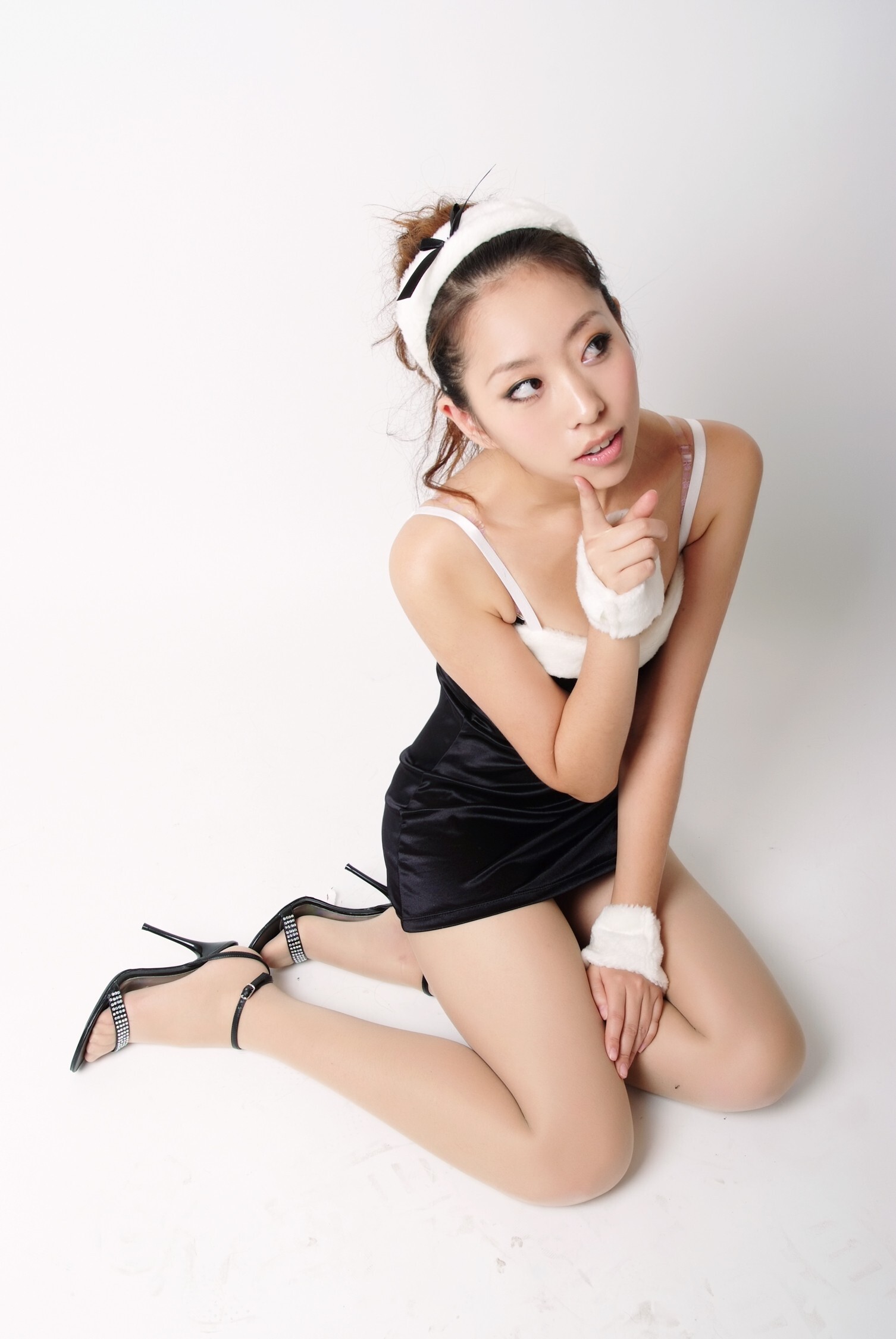 [拍美VIP]婧婧 兔女郎 Vo2　小猫 旗袍粉鞋　小鱼儿 红床夜色