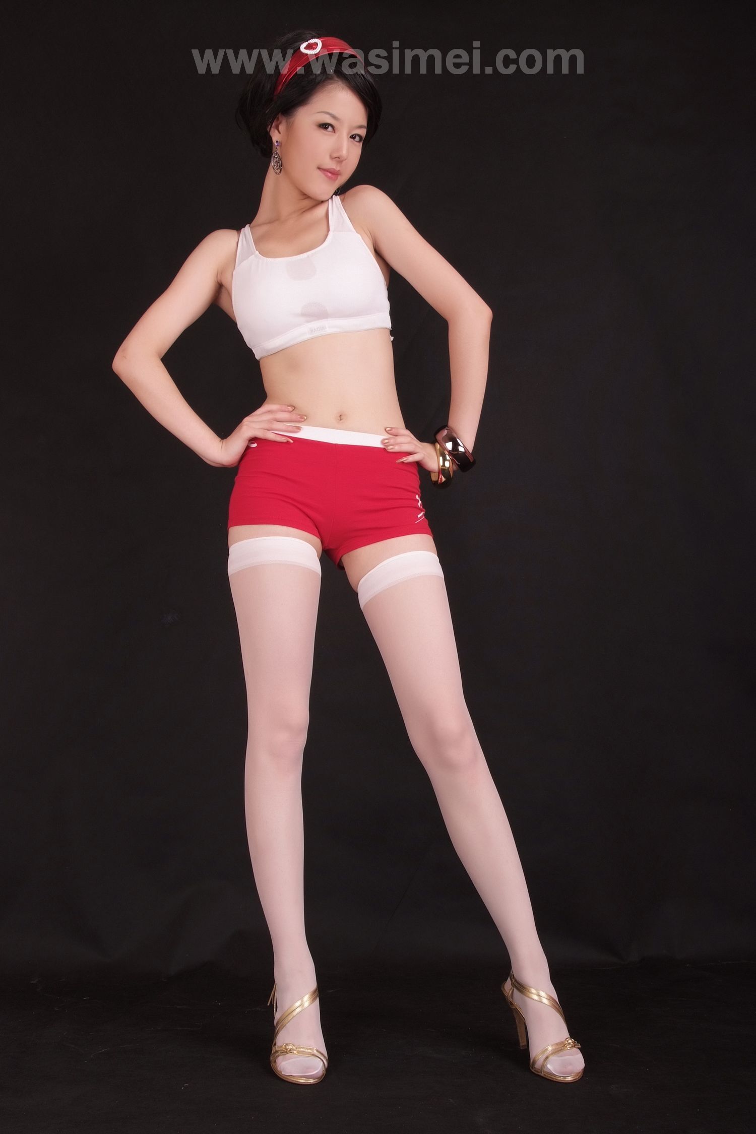 彩丝双姝--文文 飞飞旗袍丝诱Vo2 莫莫灯光媚影Vo2[拍美VIP]