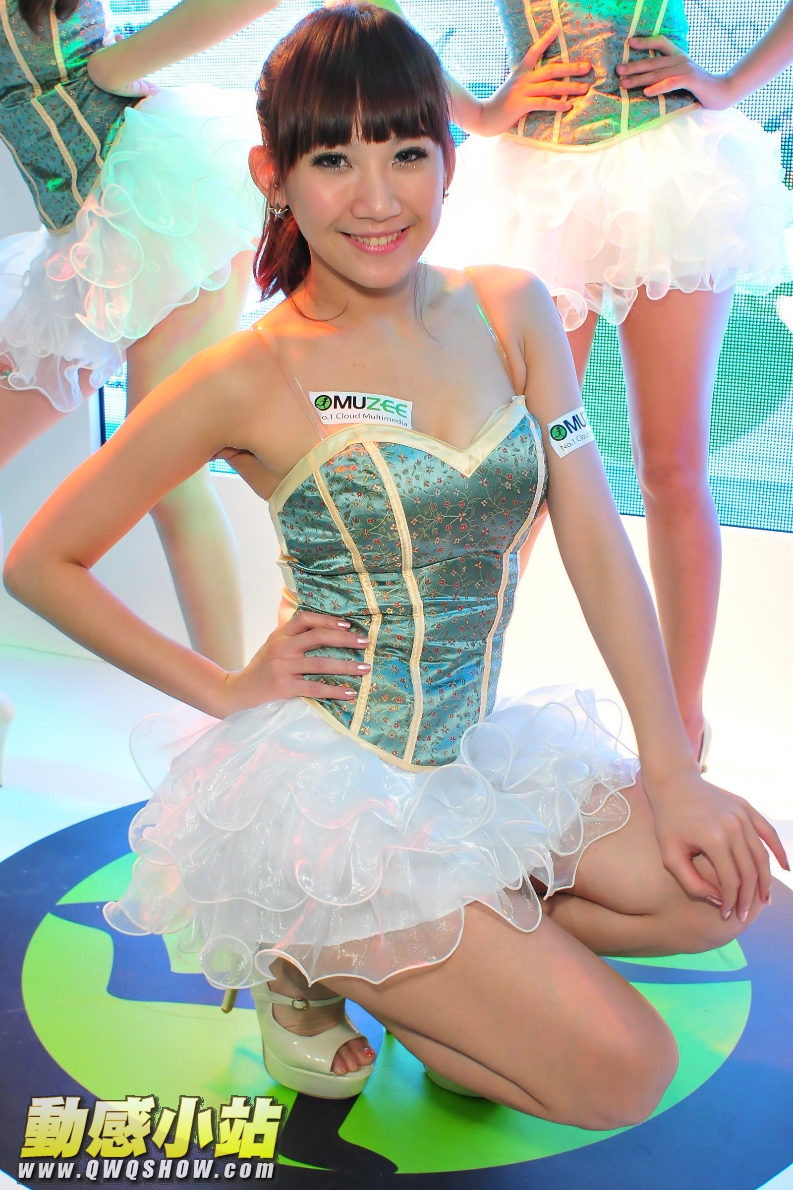 应用展舞台-辣妹热舞　动感小站热舞系列套图