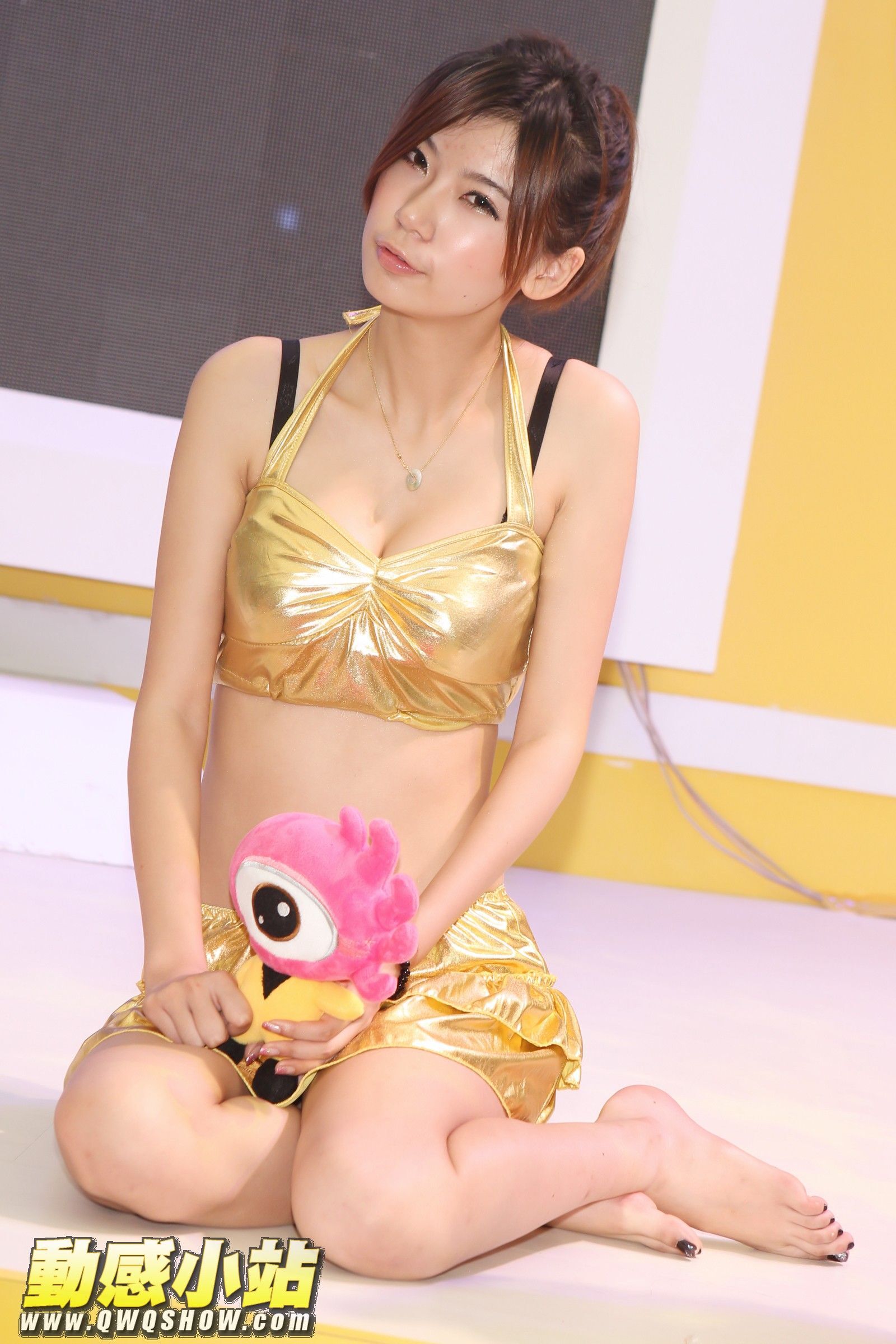 辣妹熱舞 電玩展PPTV 新浪微博 Model 动感之星美女模特套图