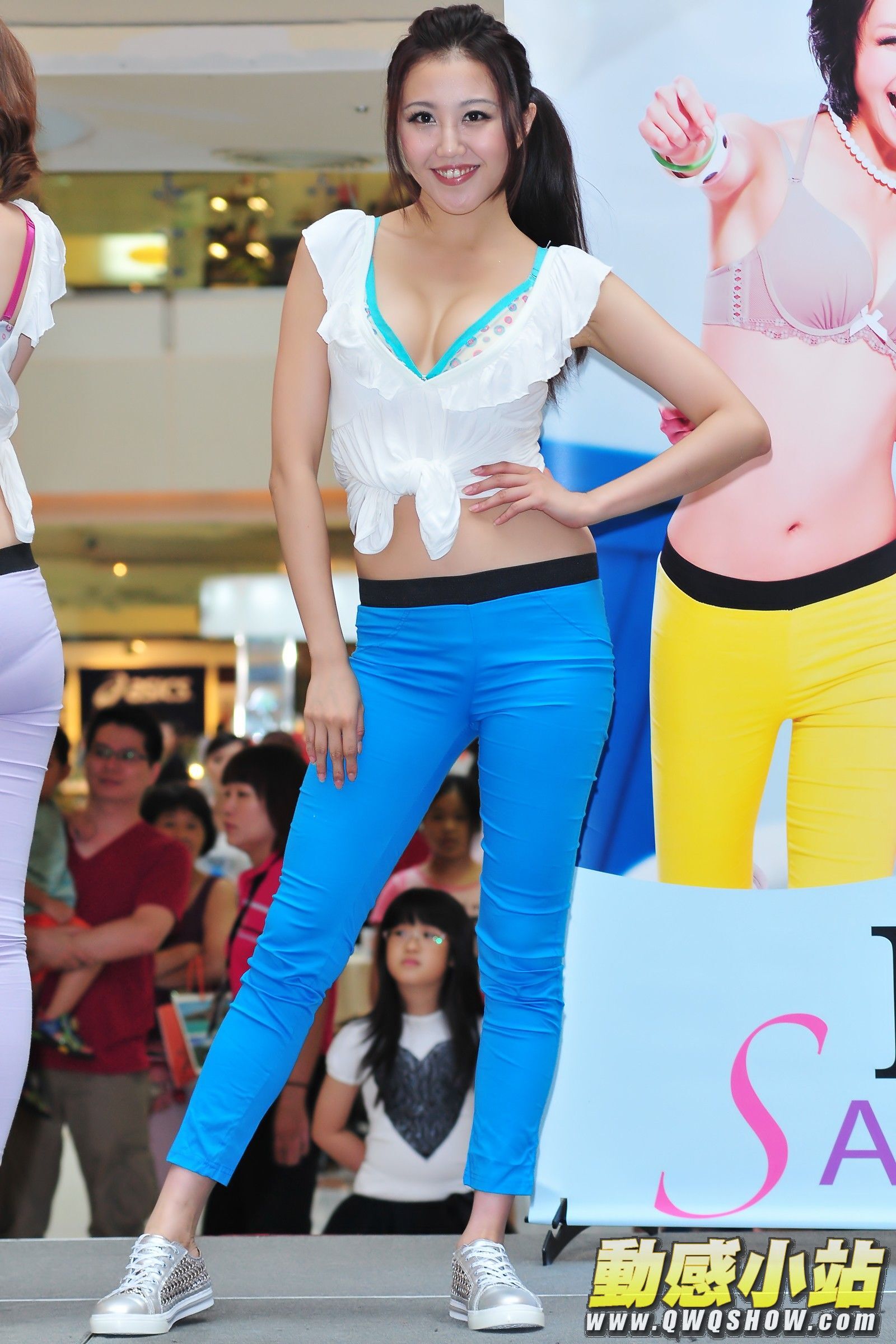 上海ChinaJoy電玩展邊鋒 Model　Zero Plus熱歌勁舞 动感小站