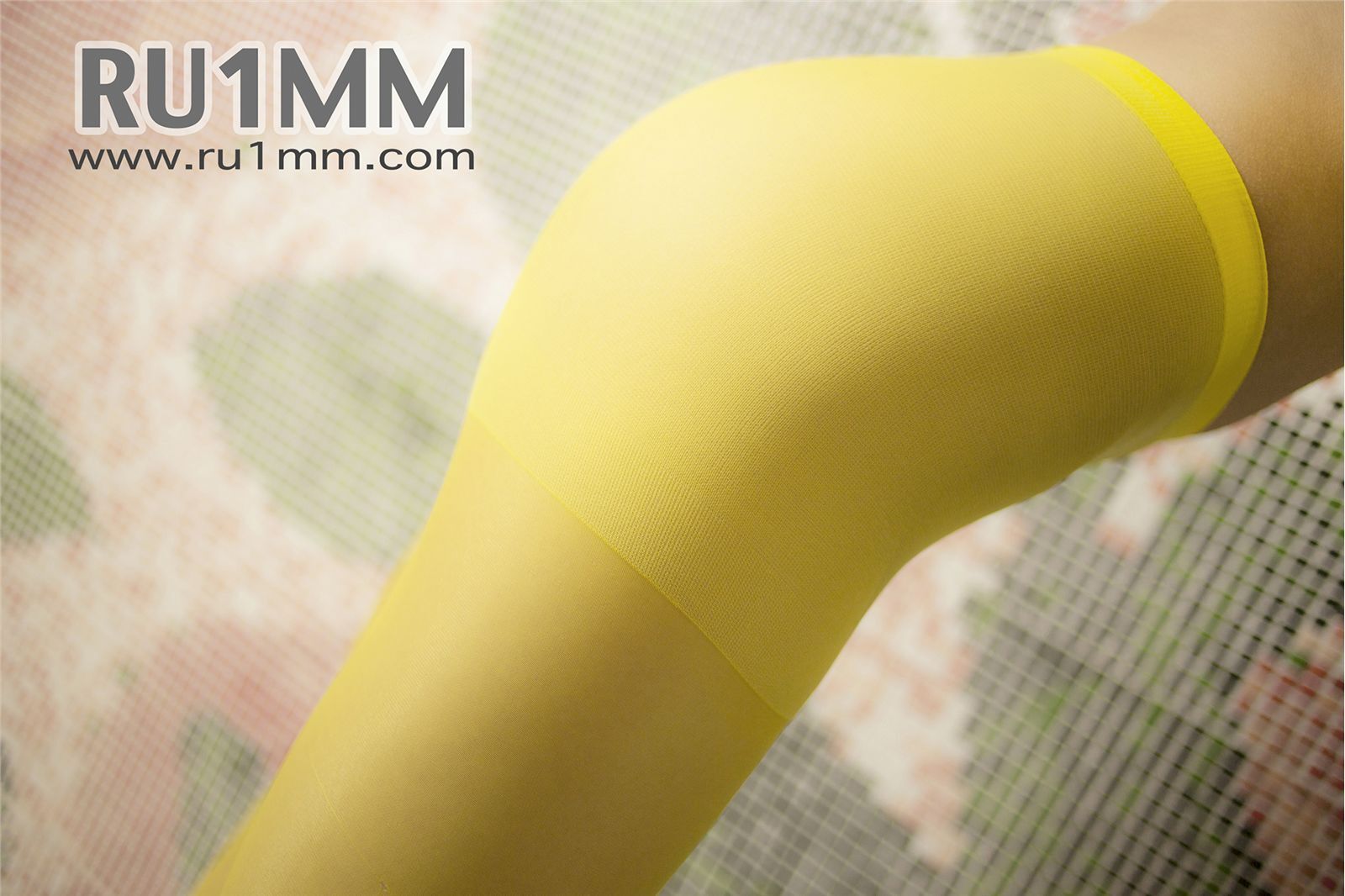 Ru1mm丝袜诱惑写真套图 NO.050