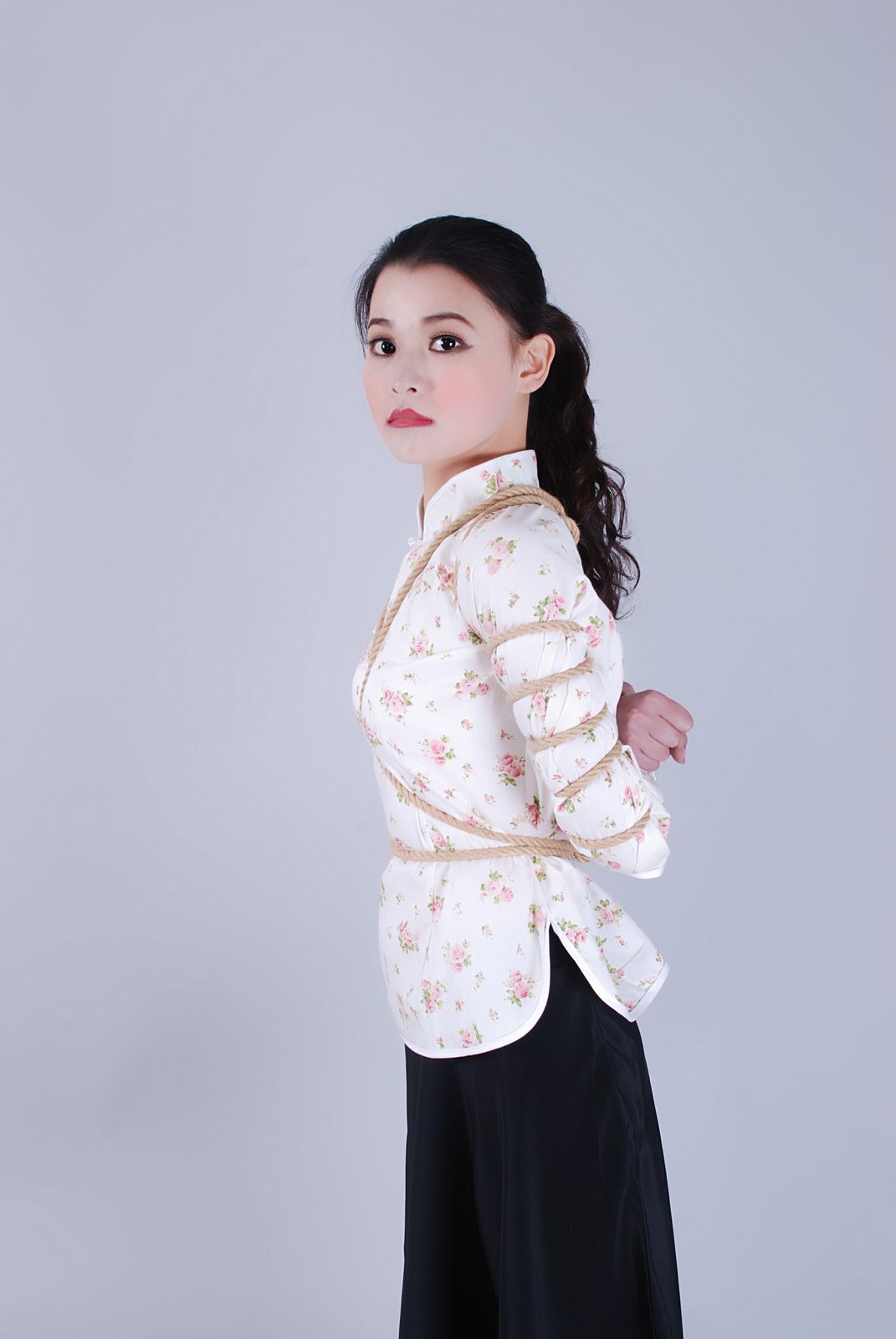 嘉欣--被俘虏的女学生   绳艺缘