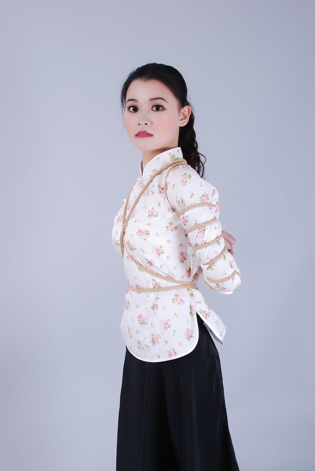 嘉欣--被俘虏的女学生   绳艺缘