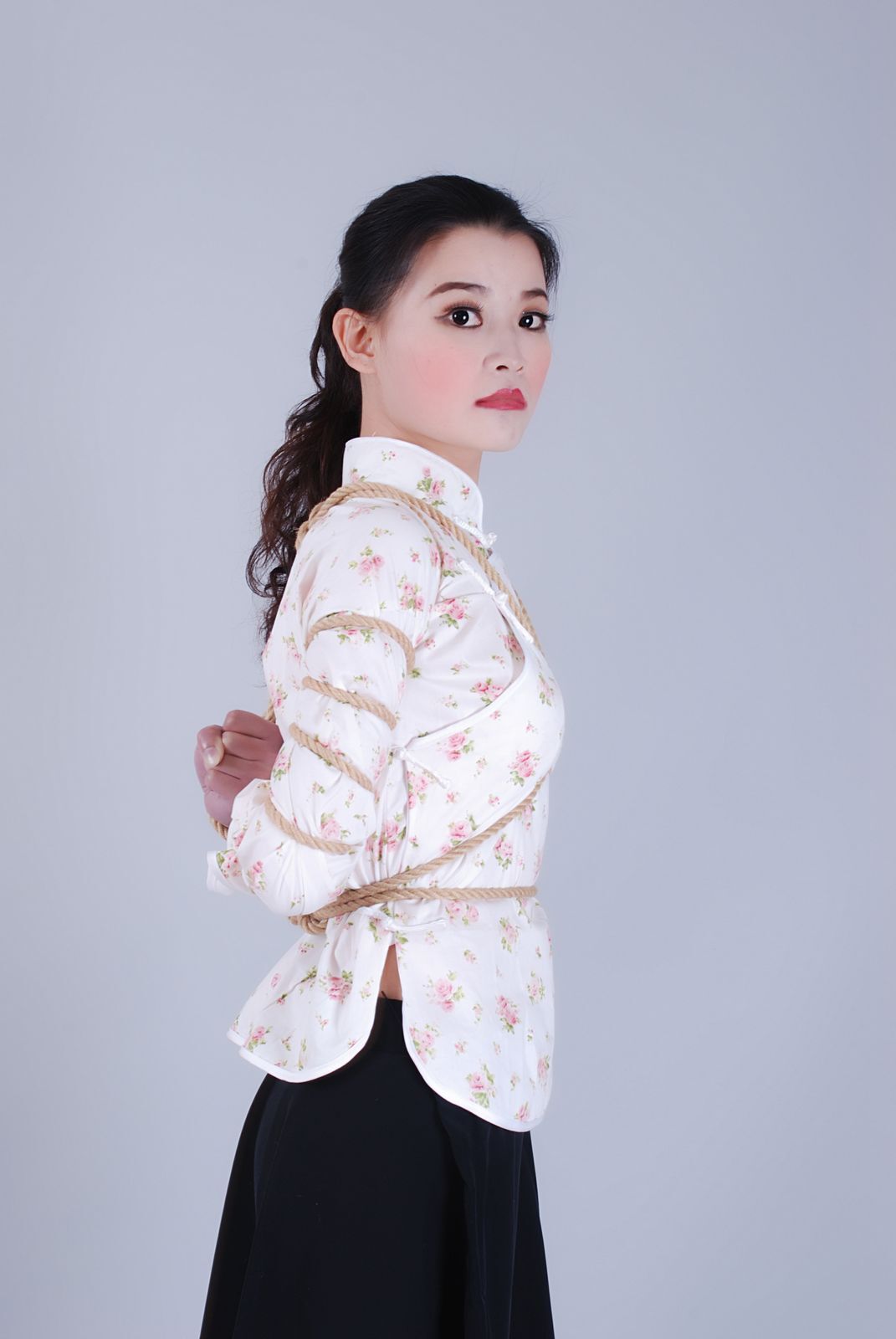 嘉欣--被俘虏的女学生   绳艺缘