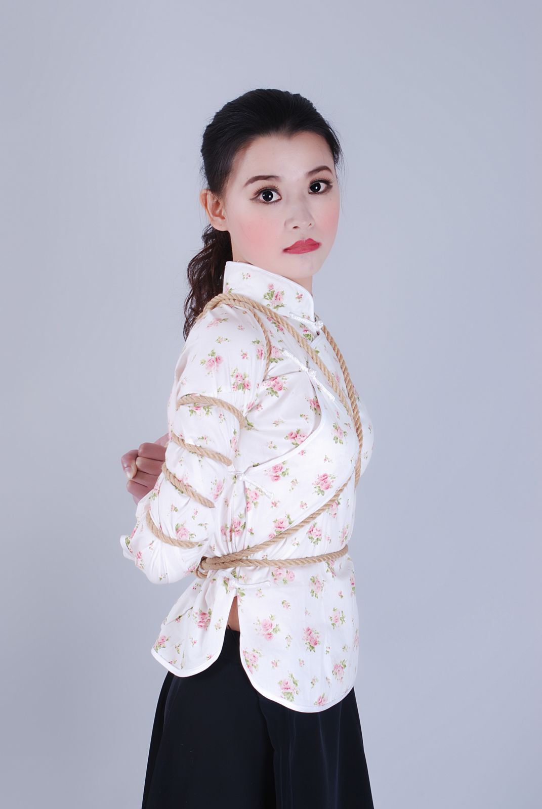 嘉欣--被俘虏的女学生   绳艺缘