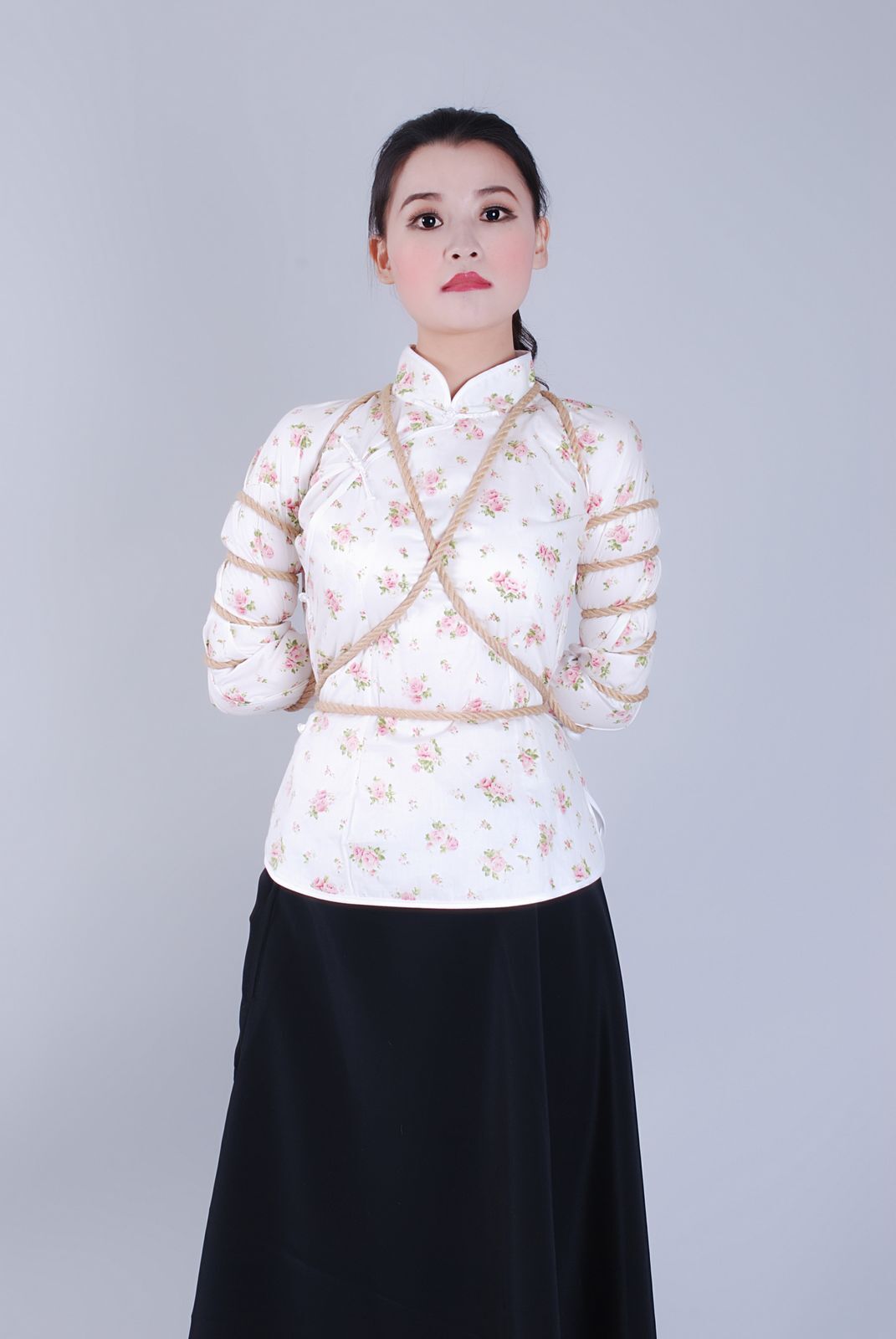 嘉欣--被俘虏的女学生   绳艺缘