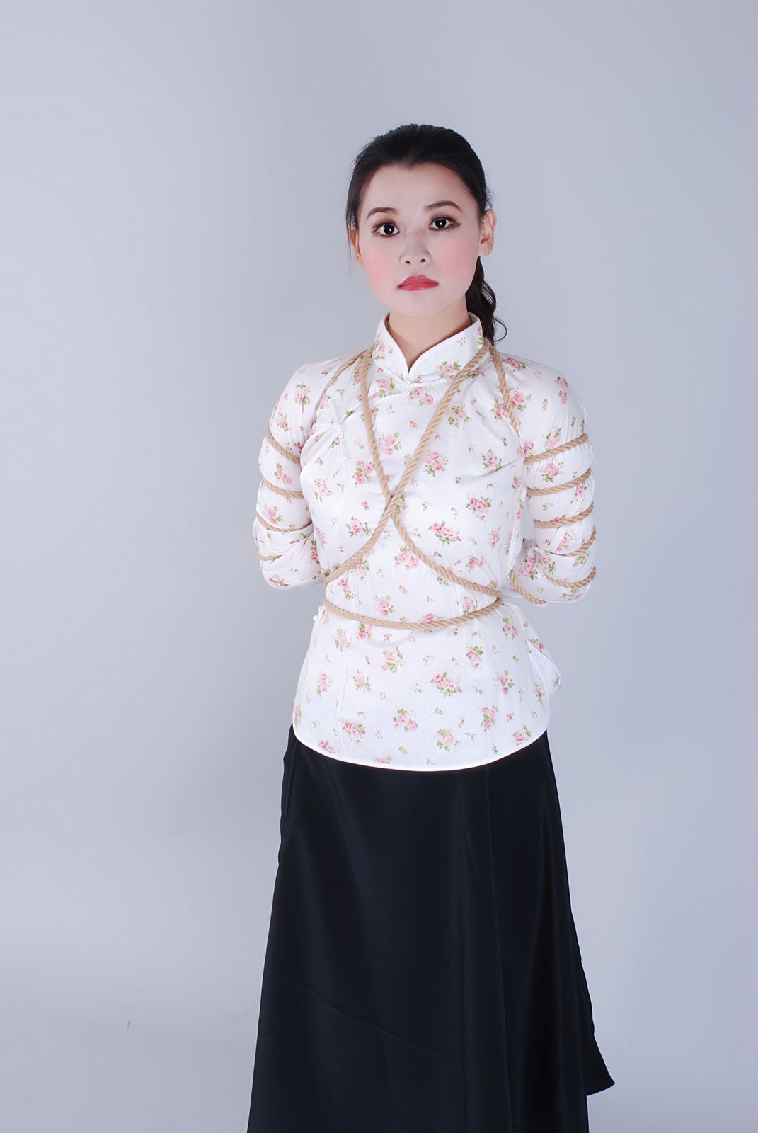 嘉欣--被俘虏的女学生   绳艺缘