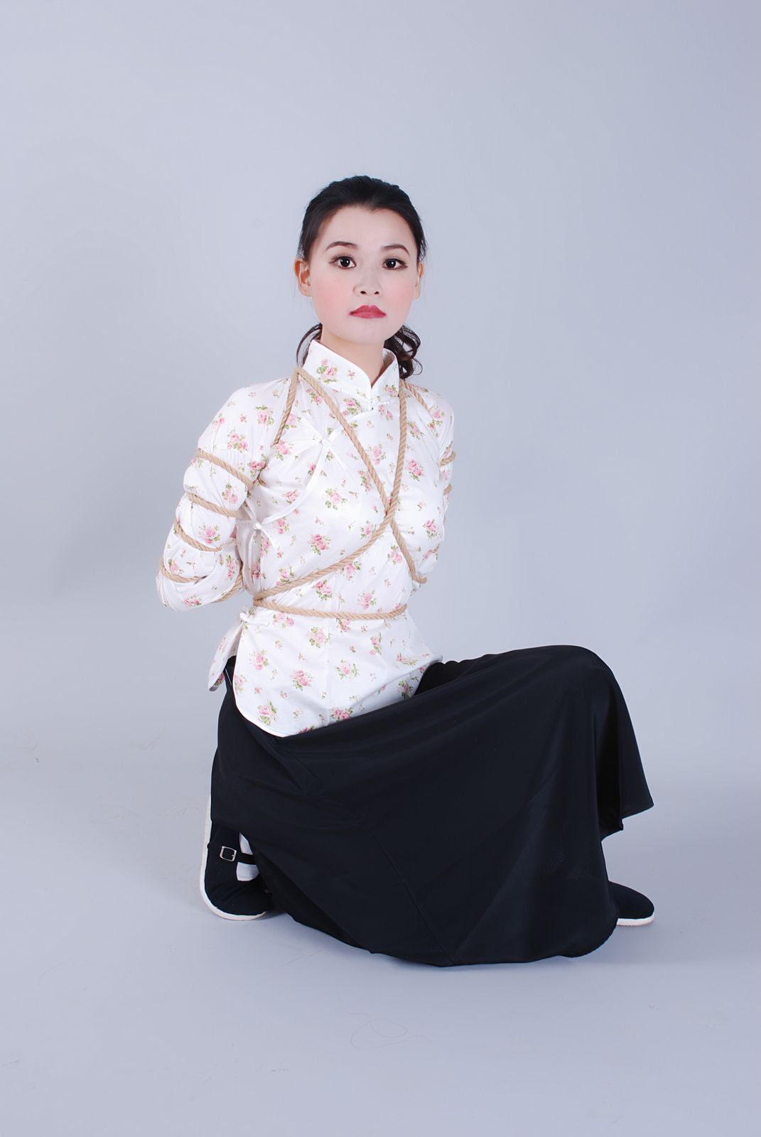 嘉欣--被俘虏的女学生   绳艺缘