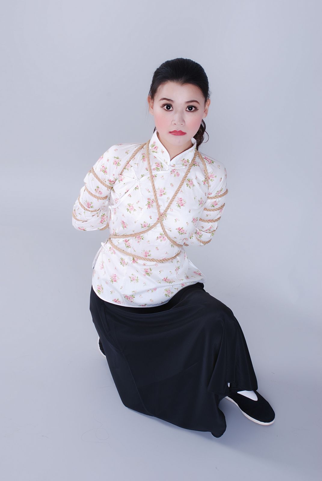 嘉欣--被俘虏的女学生   绳艺缘