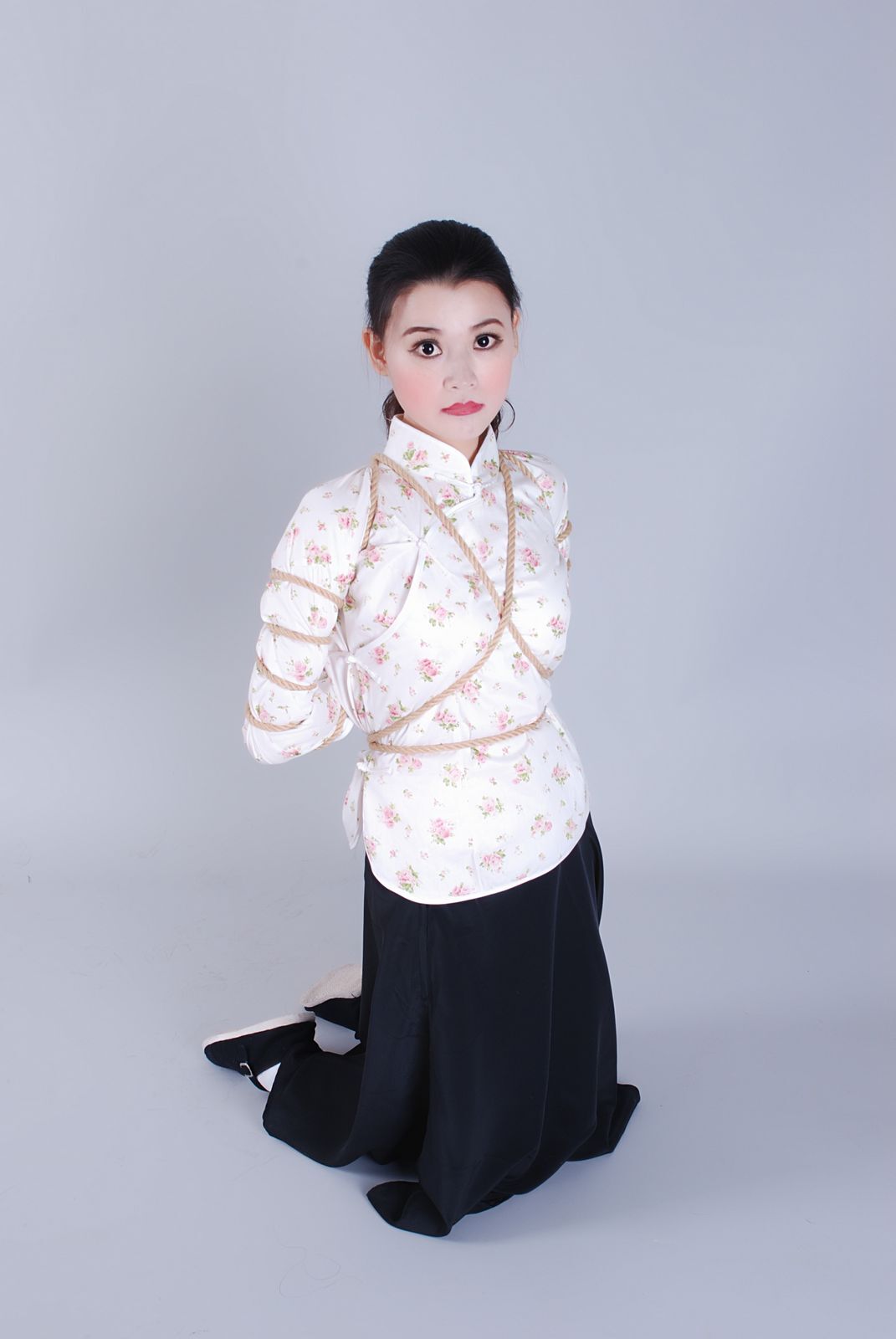 嘉欣--被俘虏的女学生   绳艺缘