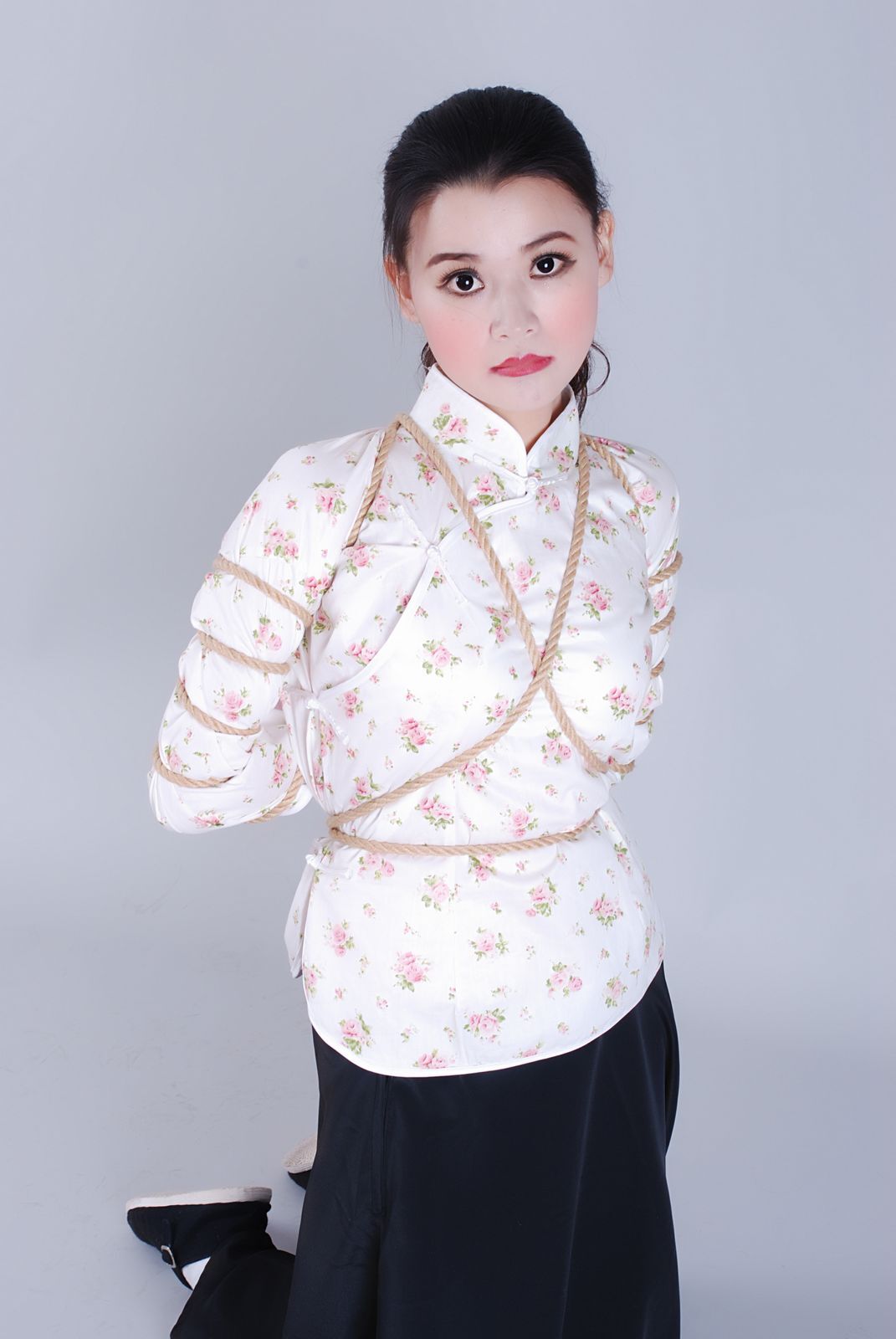 嘉欣--被俘虏的女学生   绳艺缘