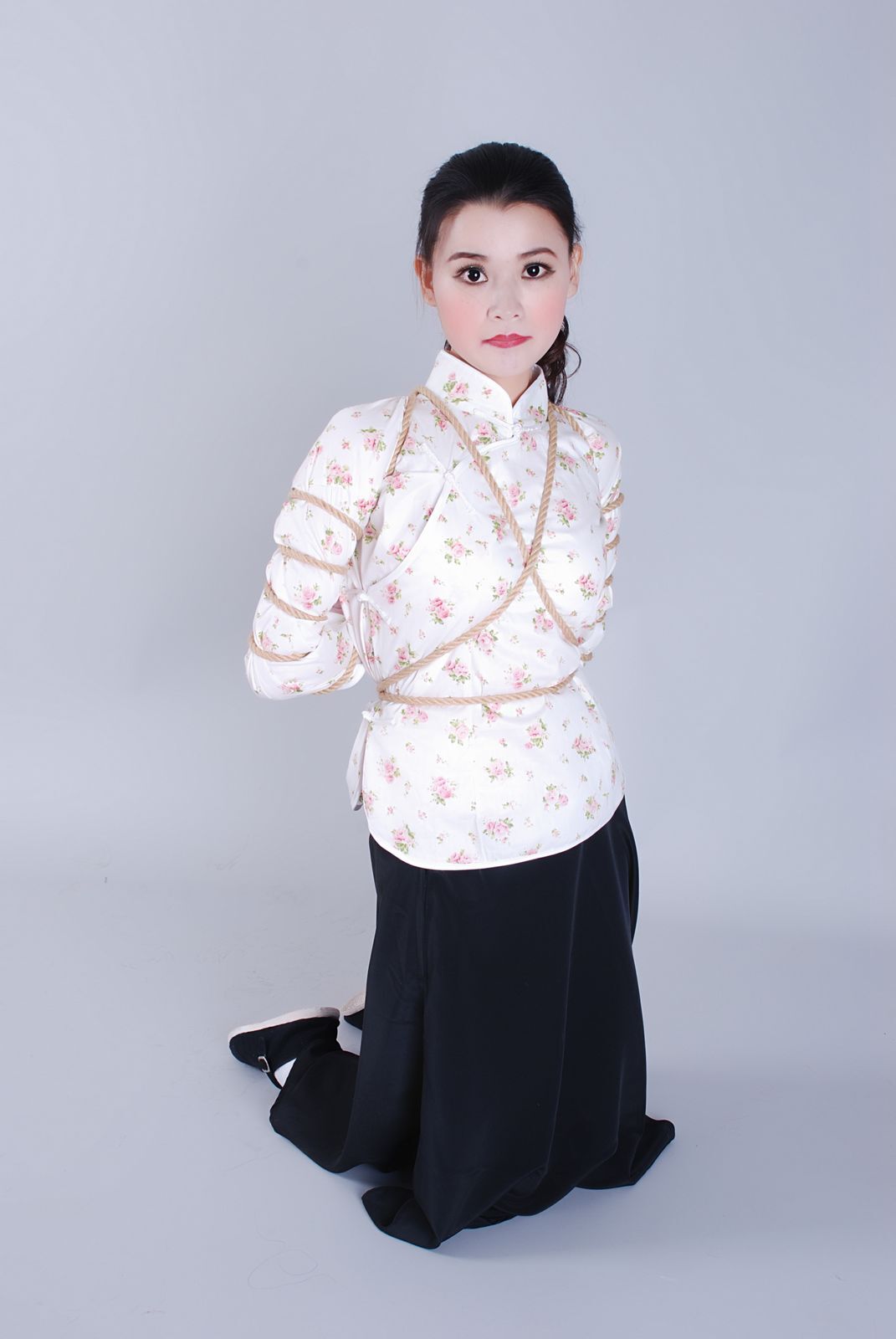 嘉欣--被俘虏的女学生   绳艺缘