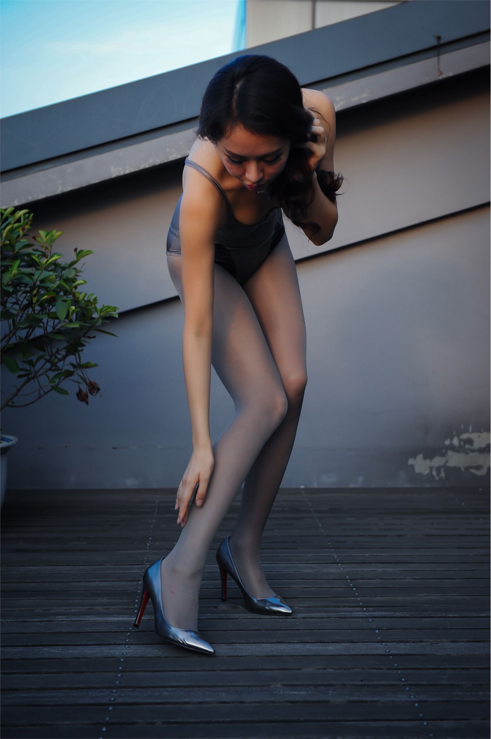 [丝间舞] 2013.11.02 No.591 Vip套图 2013四月三套